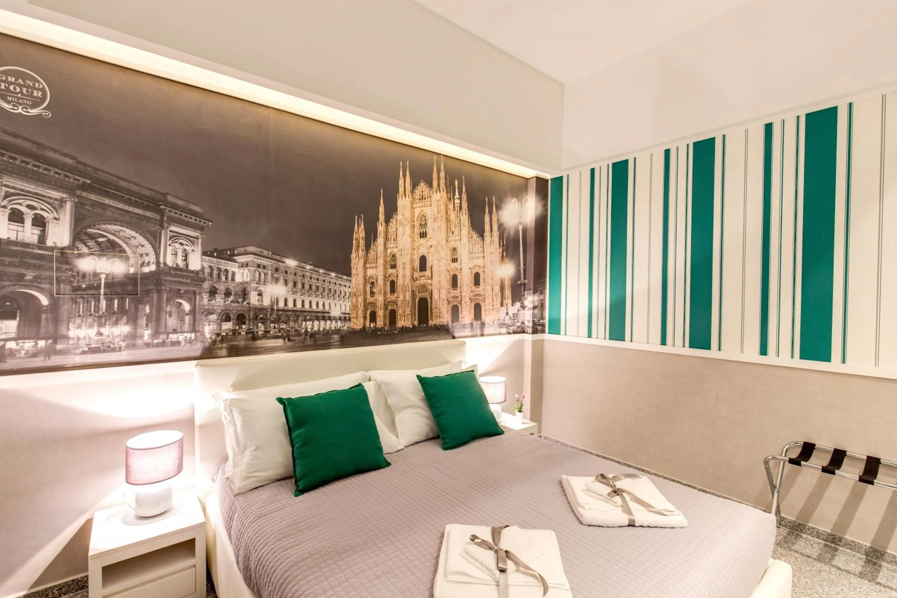 Photo of the whole room, Bed in Grand Tour Rome Suites - Liberty Collection