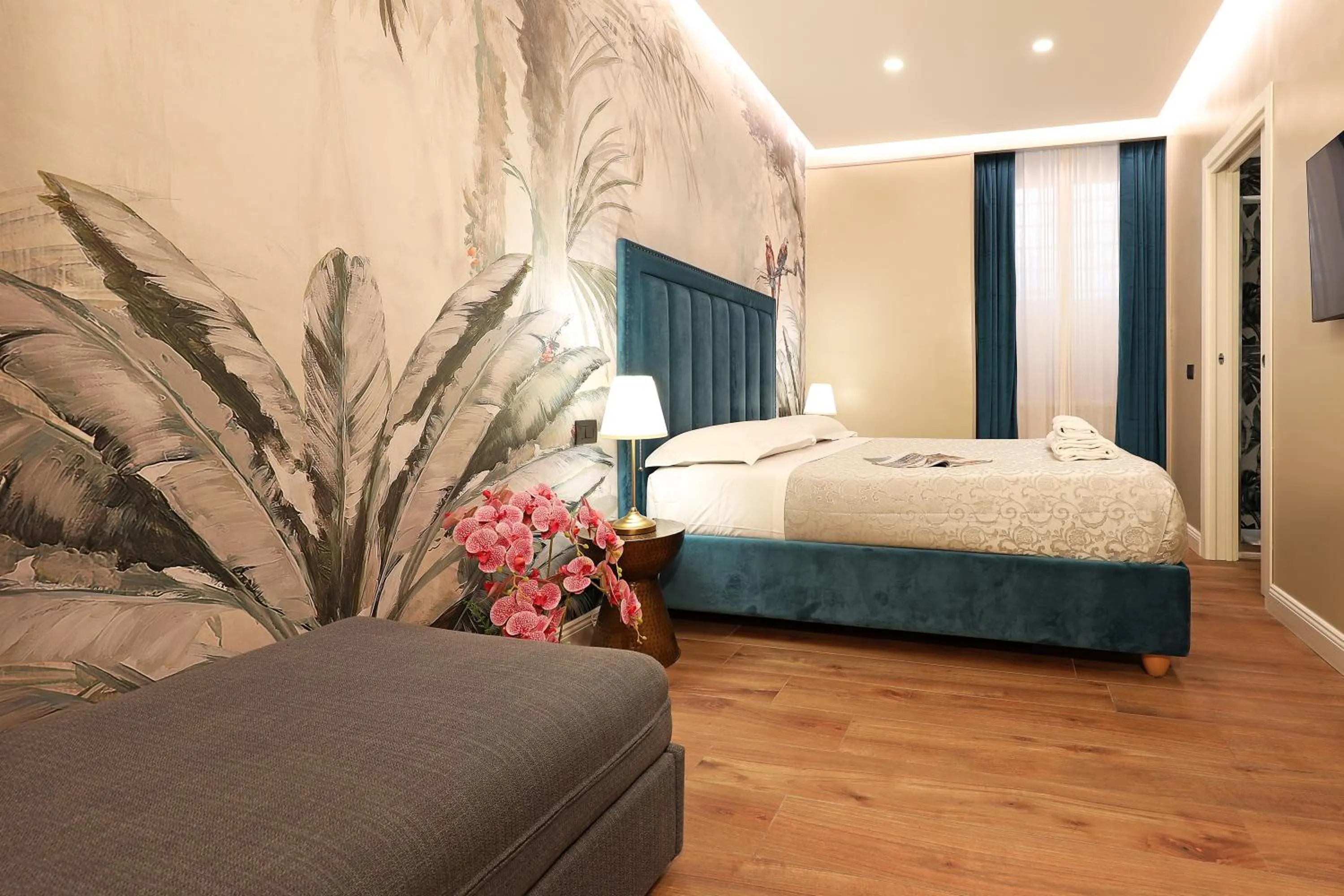 TV and multimedia, Bed in Grand Tour Rome Suites - Liberty Collection