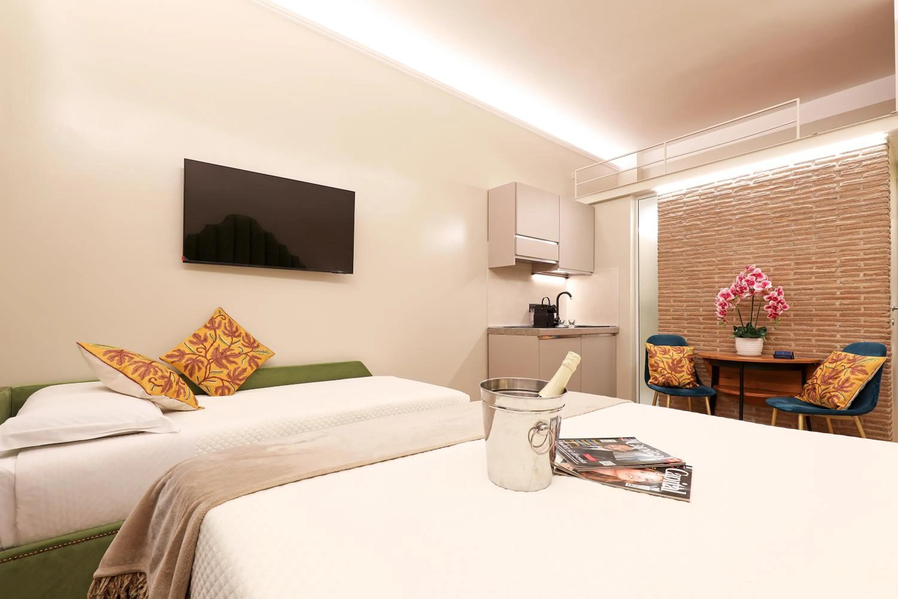 Bed in Grand Tour Rome Suites - Liberty Collection