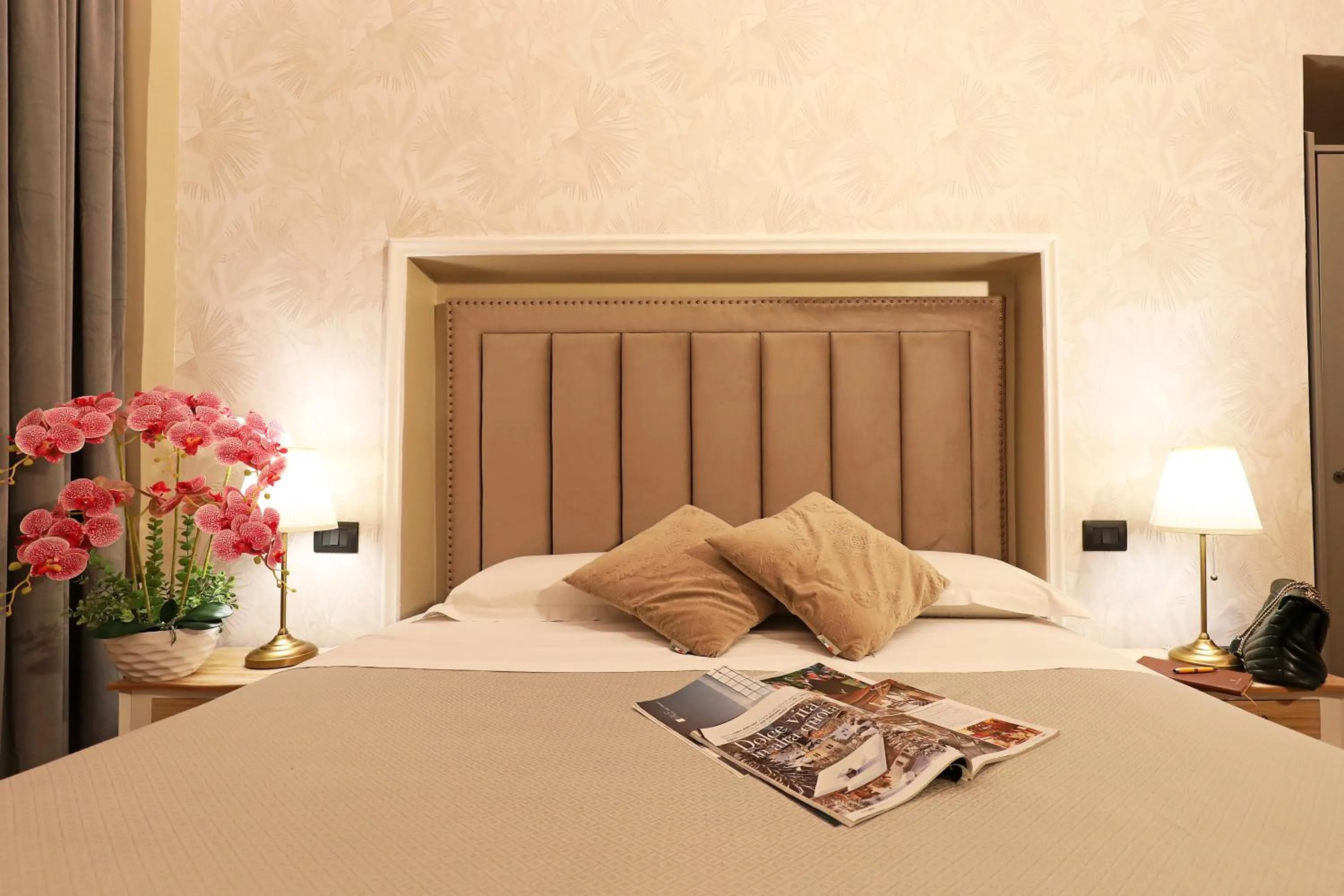 Bedroom, Bed in Grand Tour Rome Suites - Liberty Collection