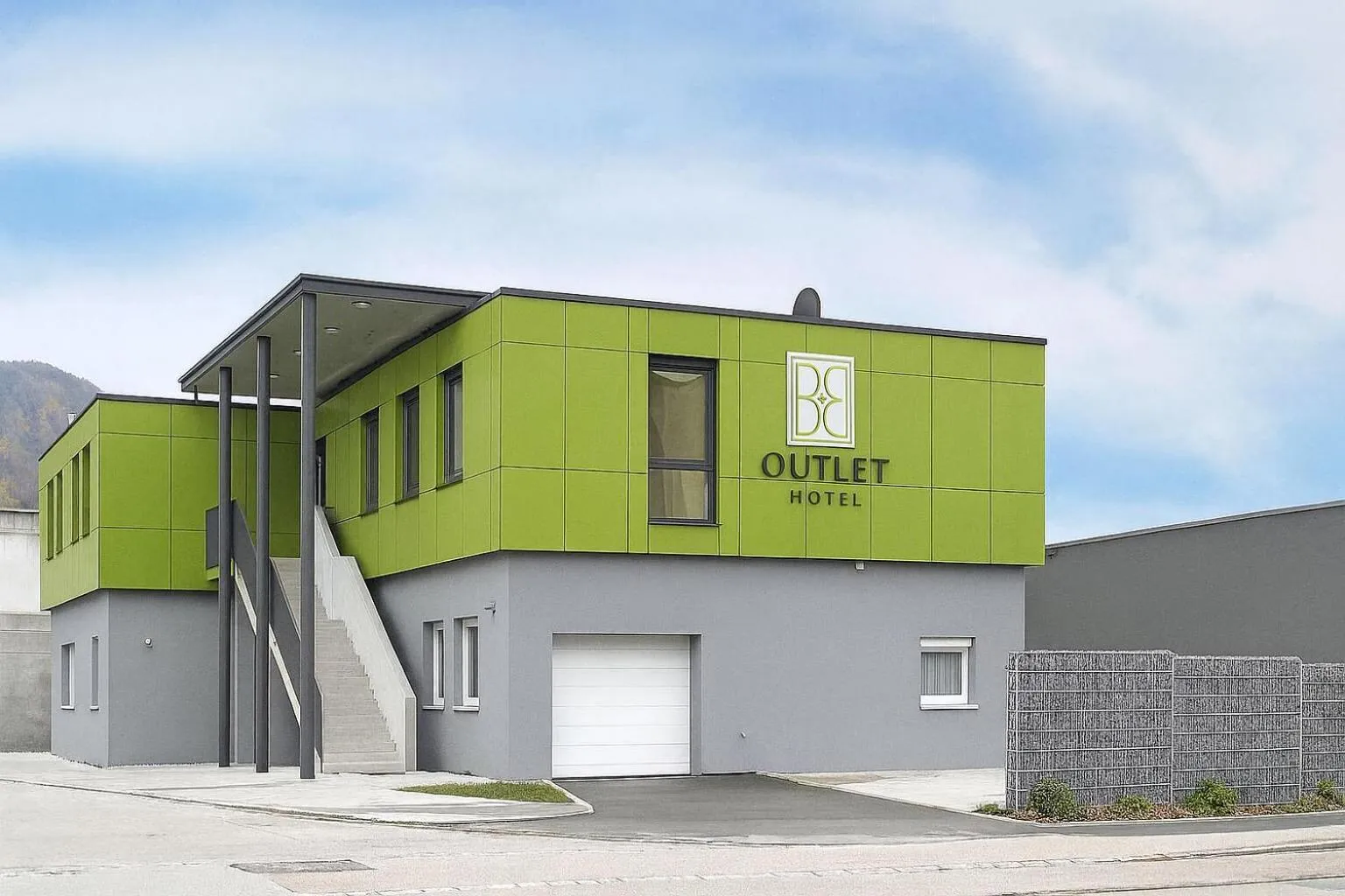 Property building in B&B Outlet Hotel - Metzingen - Bad Urach - Free Parking