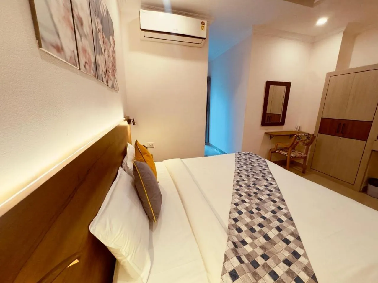 Bed in Cosy Banjara Guest House