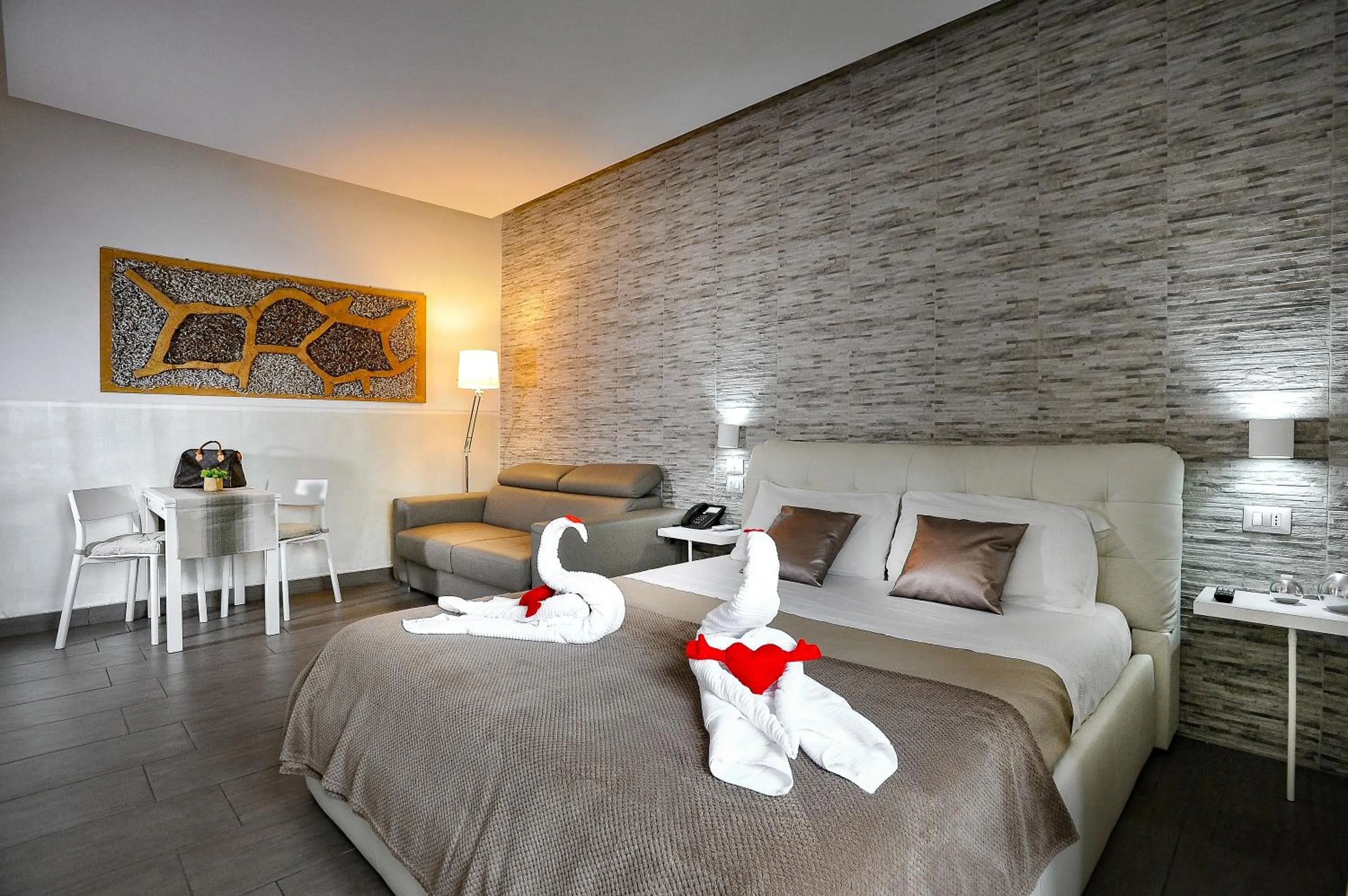 Photo of the whole room, Bed in Domus Castroni Pompeo Magno