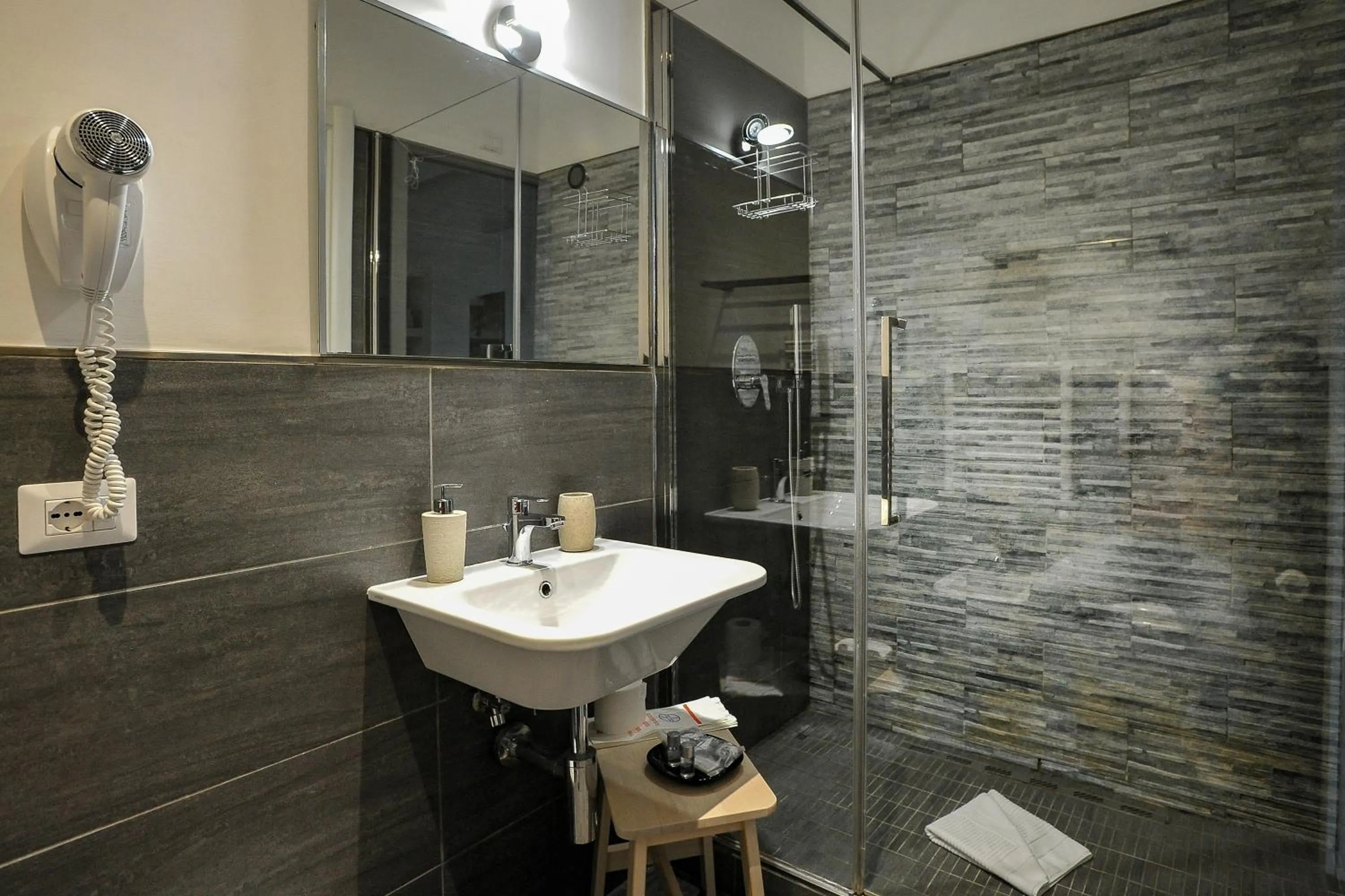 Bathroom in Domus Castroni Pompeo Magno