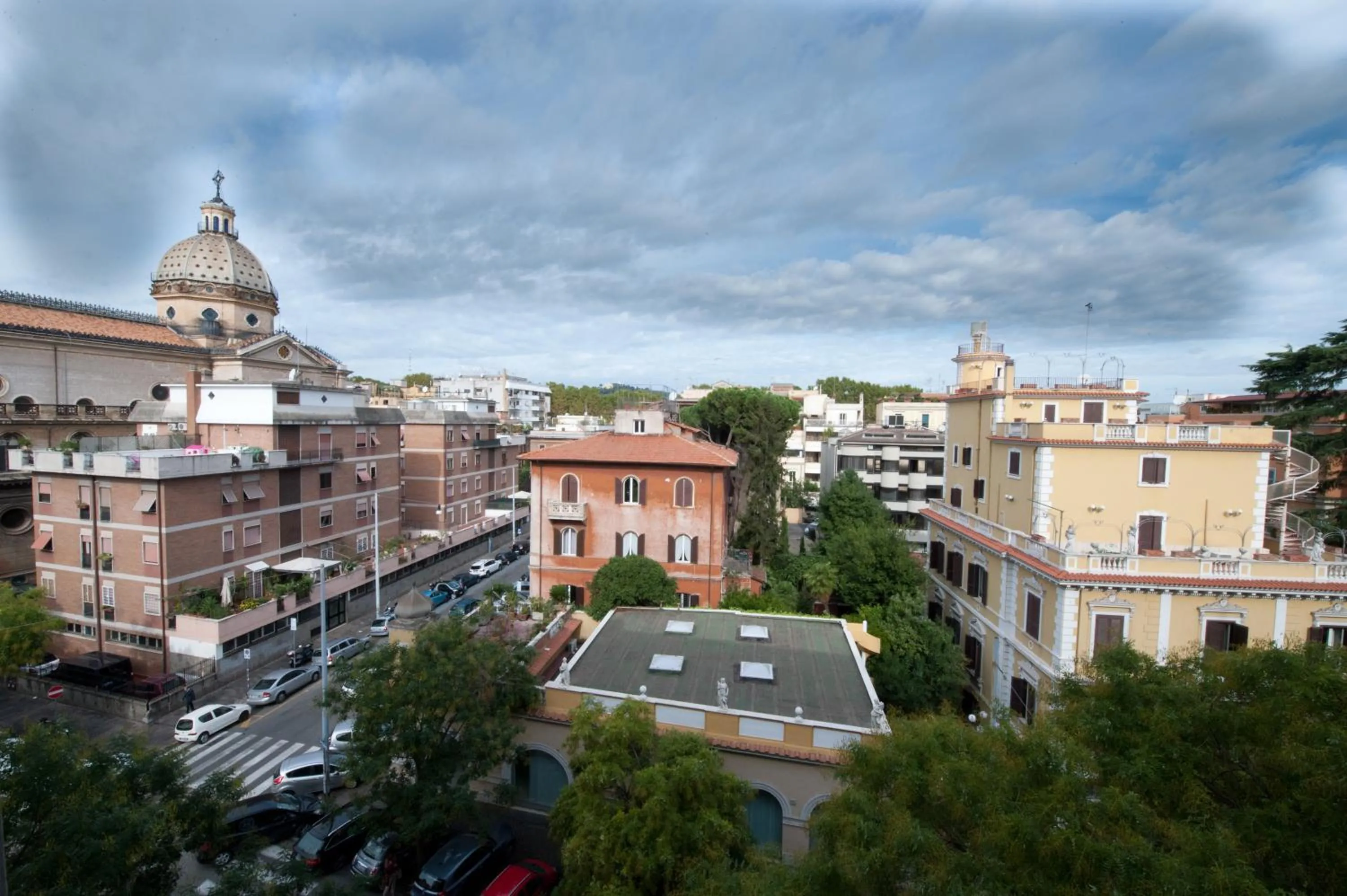 Property building in Domus Castroni Pompeo Magno