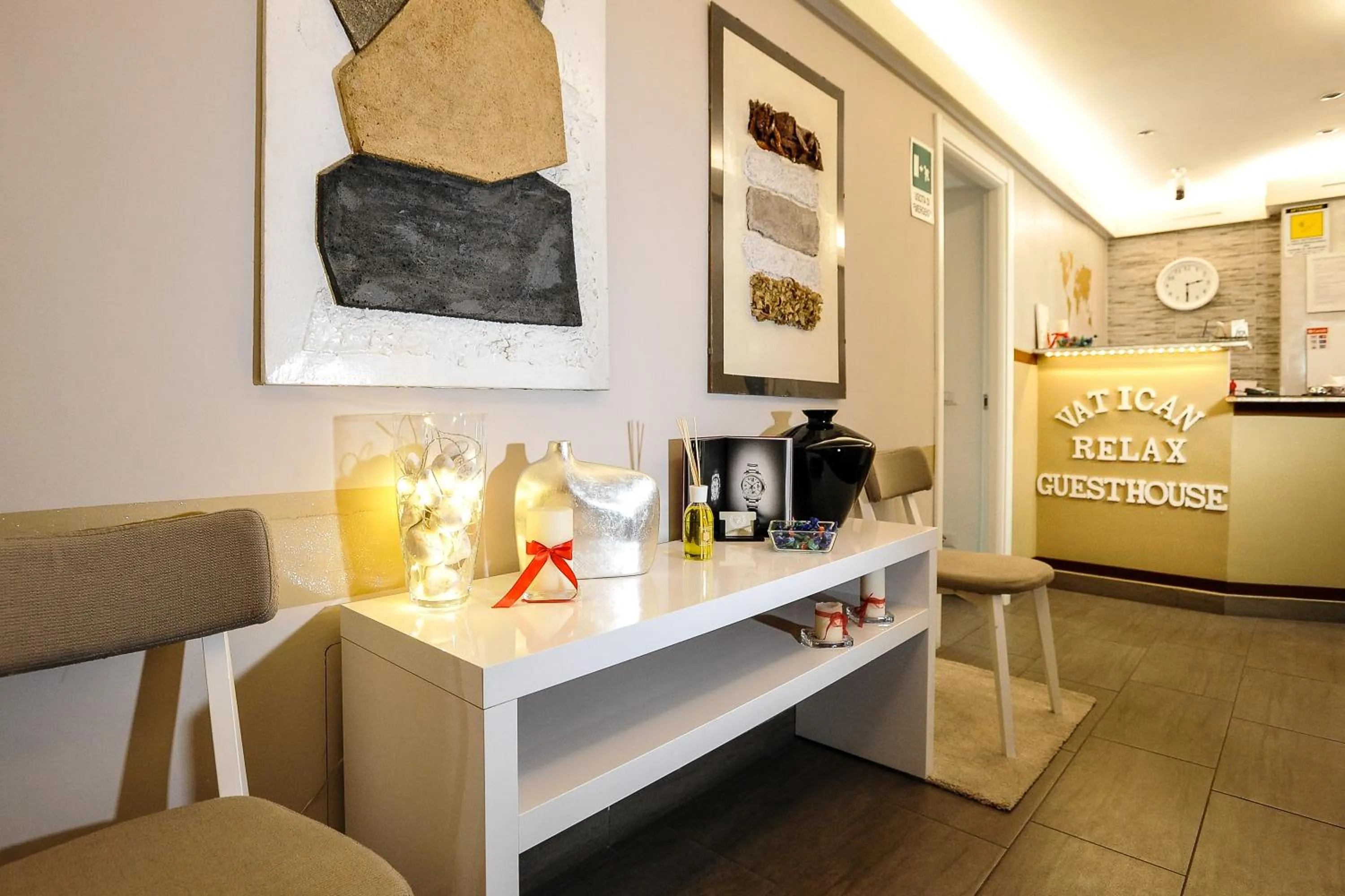 Lobby or reception in Domus Castroni Pompeo Magno