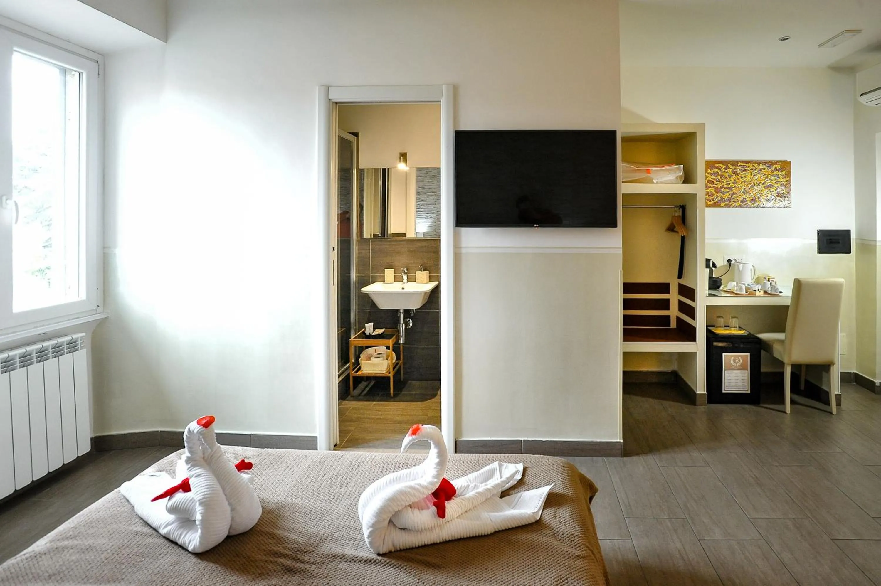 Photo of the whole room in Domus Castroni Pompeo Magno
