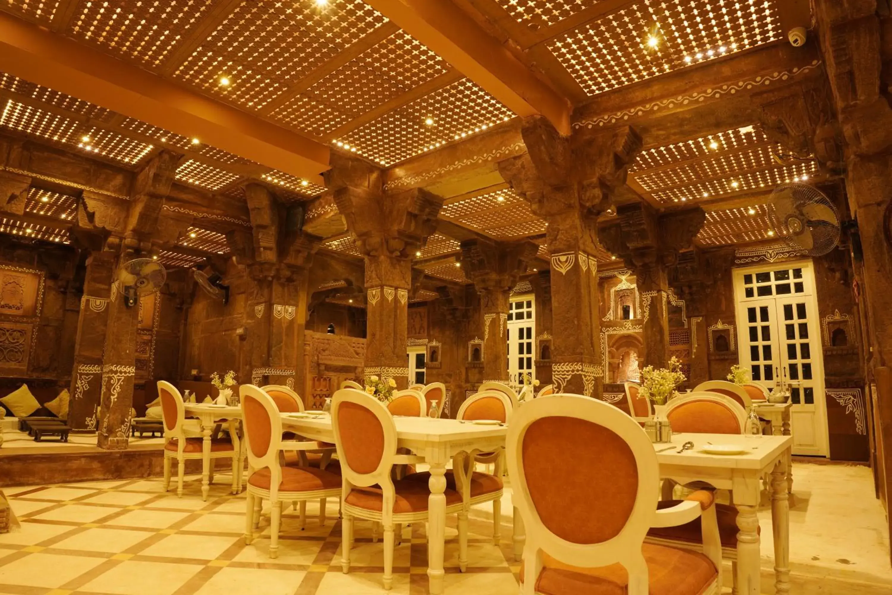 Restaurant/places to eat in Rani Mahal Restaurant/places to eat in Rani Mahal