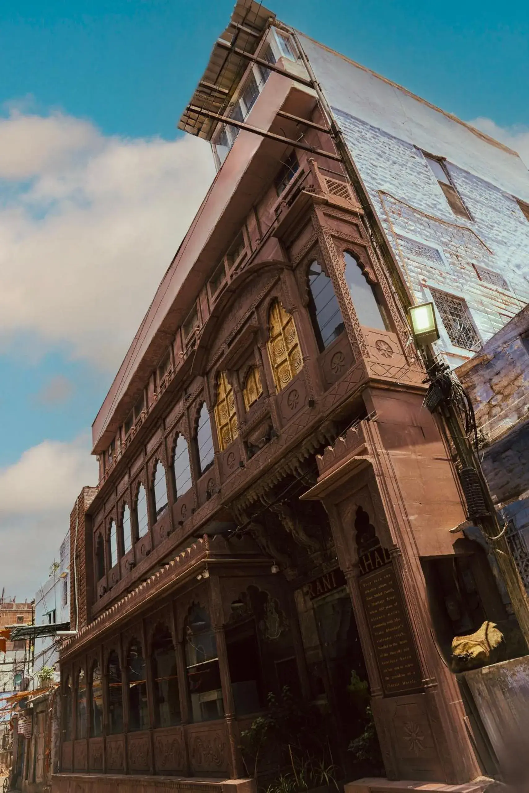 Property building in Rani Mahal Property building in Rani Mahal