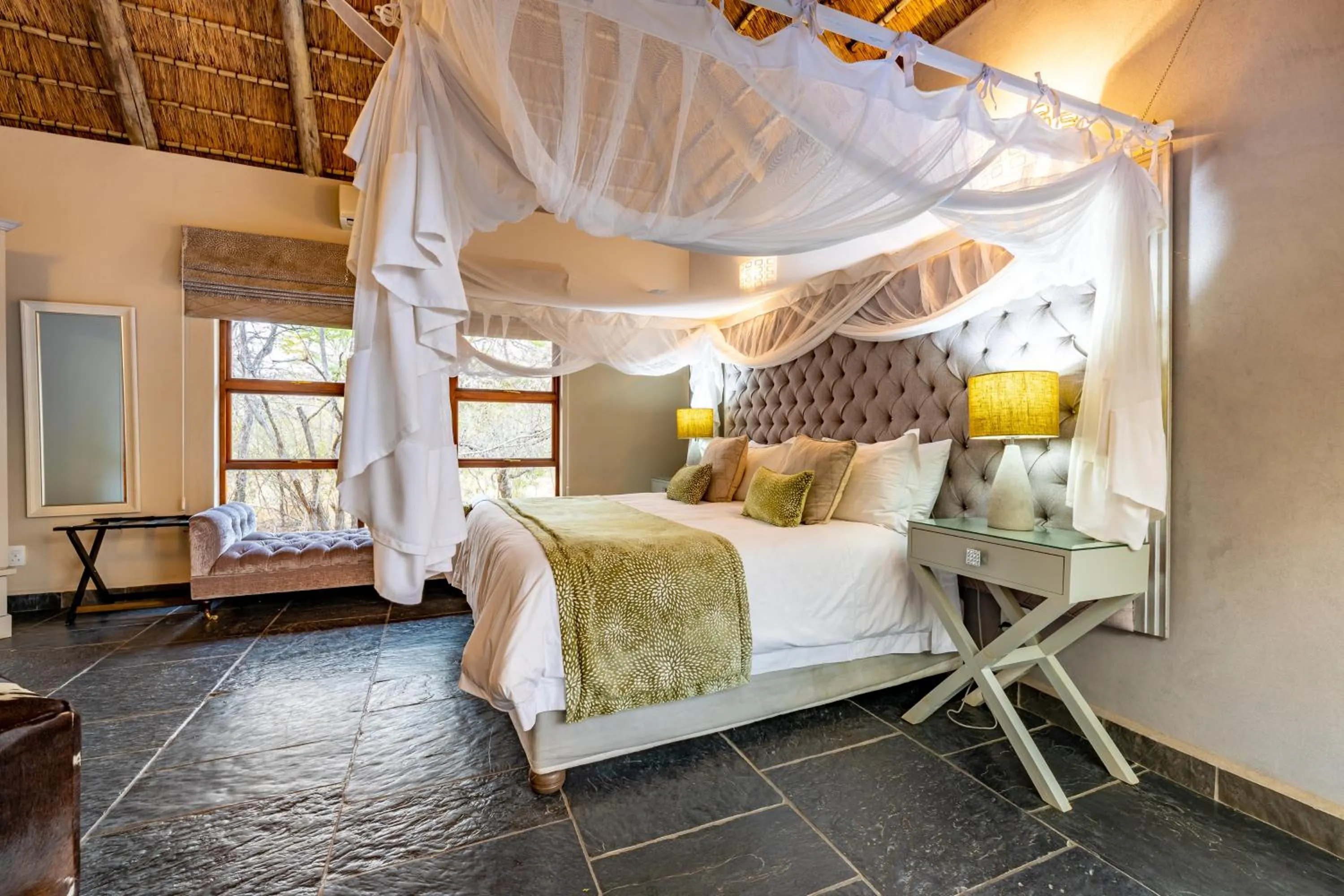 Bed in Kusudalweni Safari Lodge and Spa