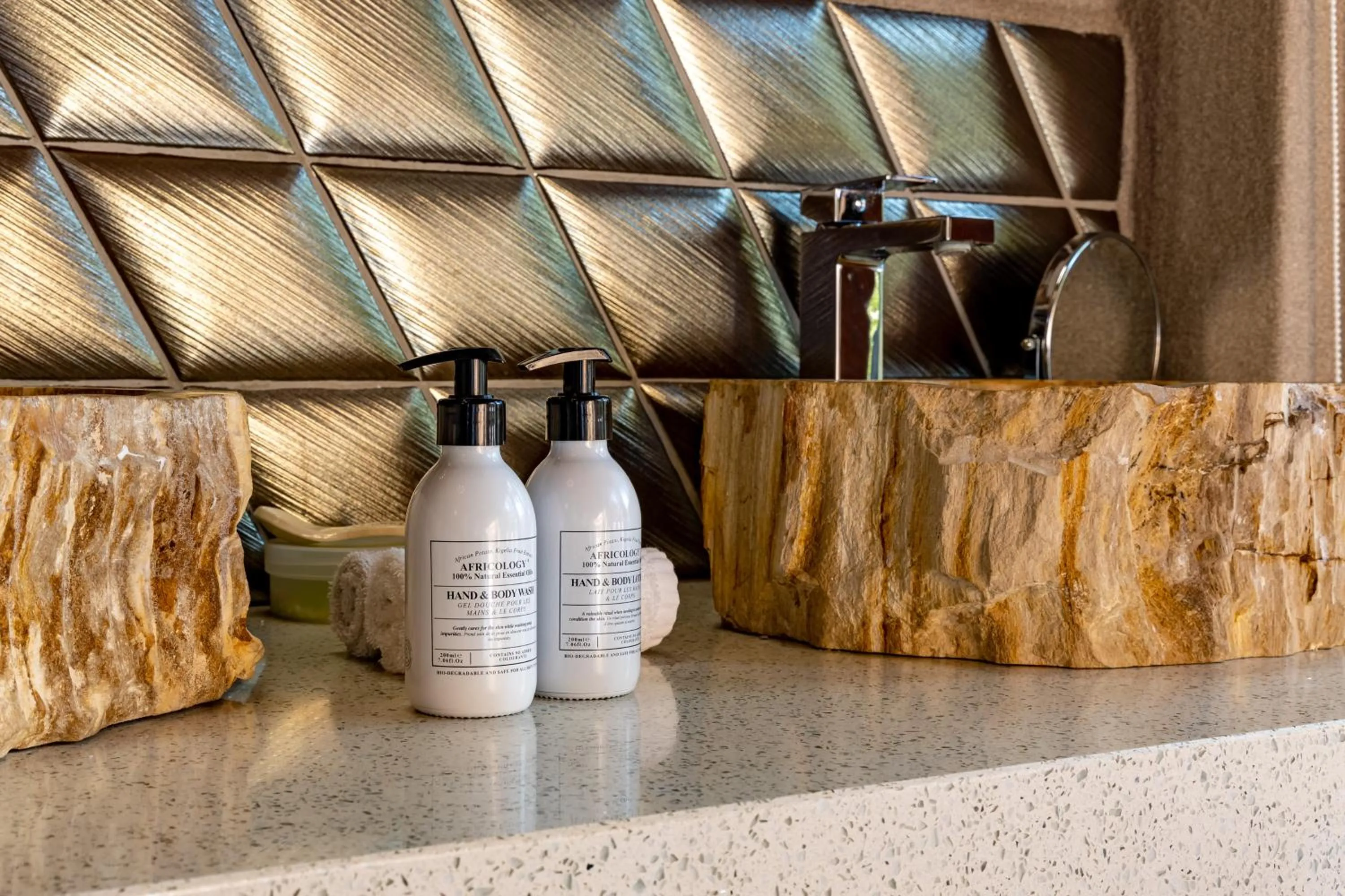 Bathroom in Kusudalweni Safari Lodge and Spa