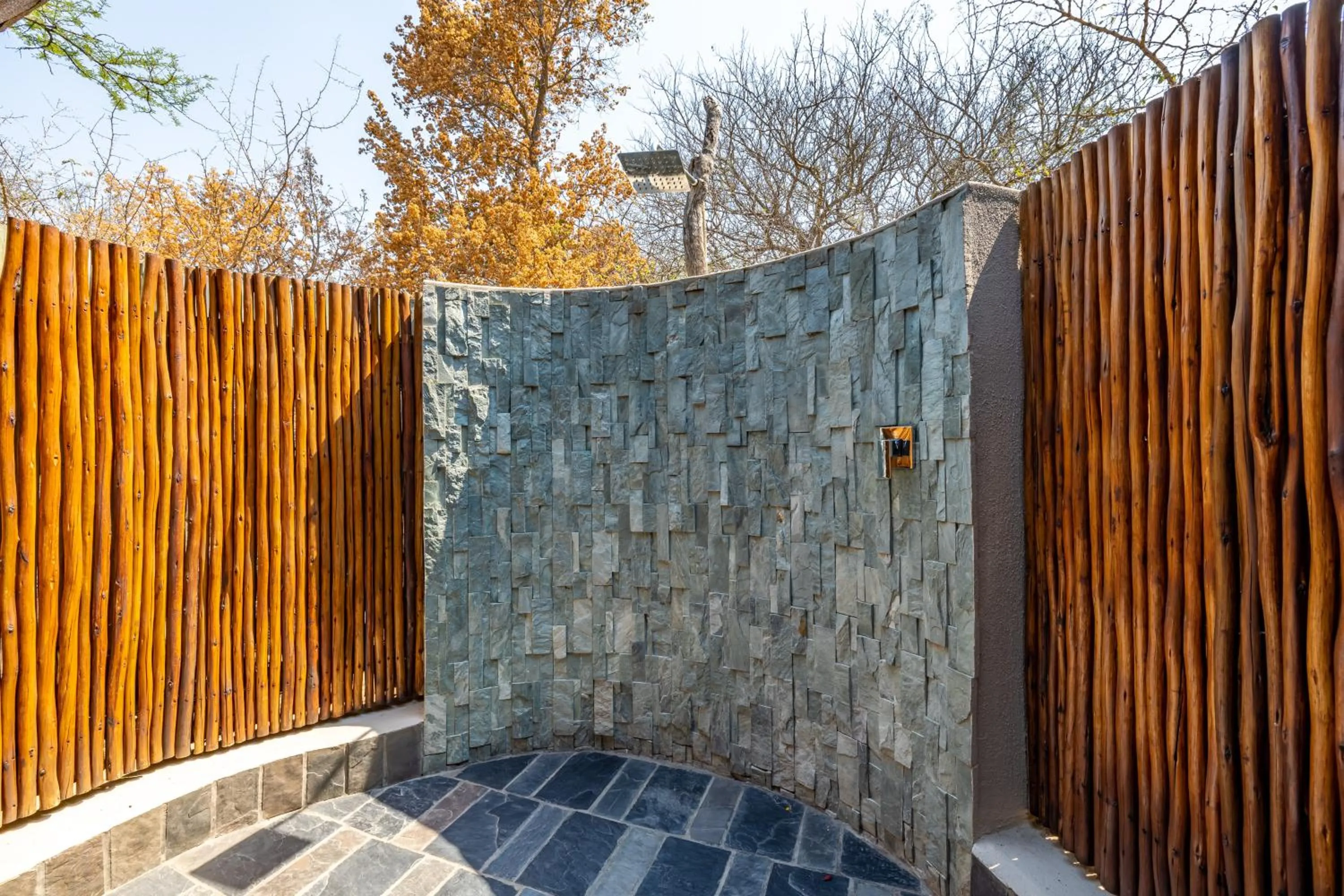 Shower in Kusudalweni Safari Lodge and Spa