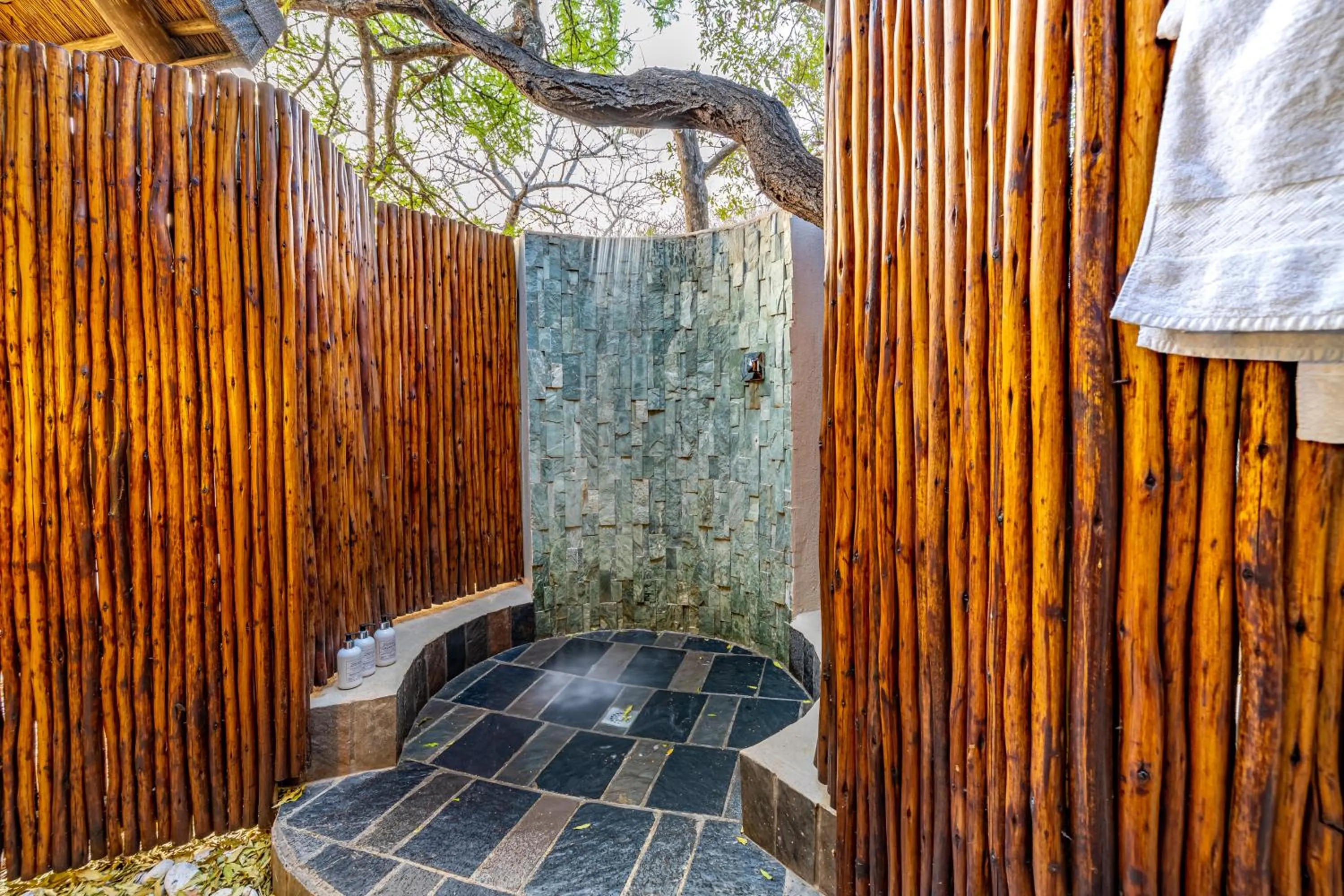 Shower in Kusudalweni Safari Lodge and Spa