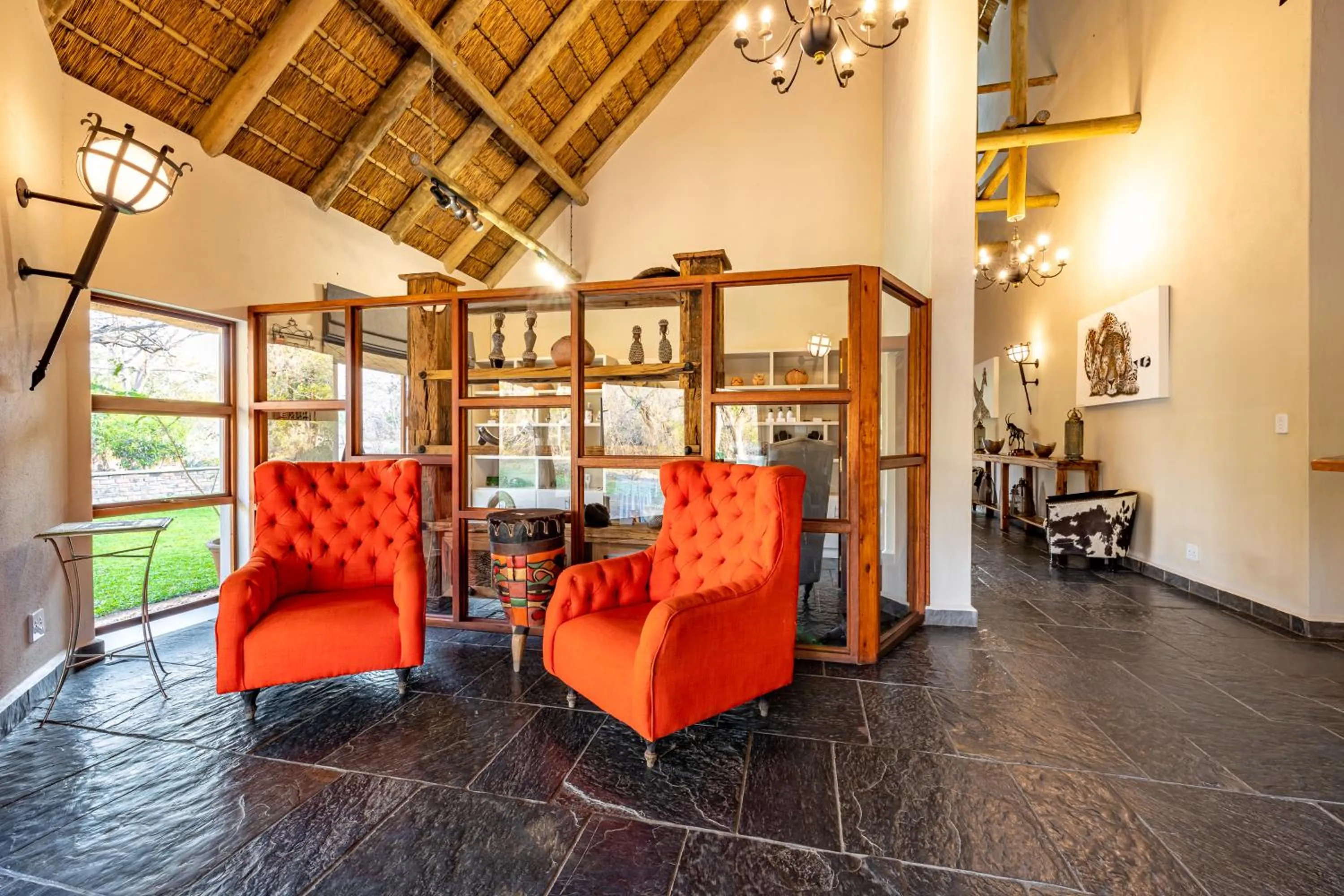 Living room in Kusudalweni Safari Lodge and Spa