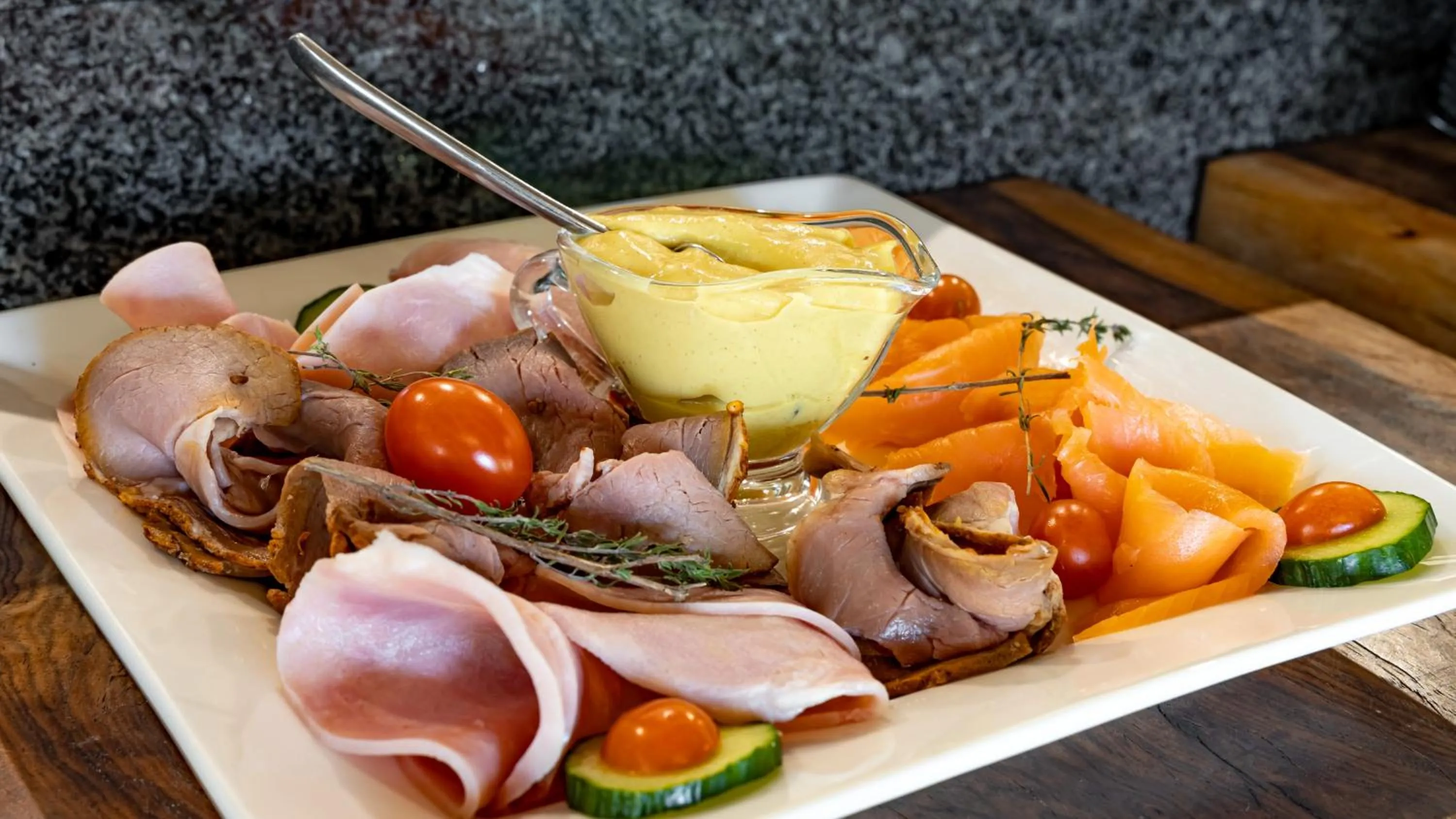 Food and drinks in Kusudalweni Safari Lodge and Spa