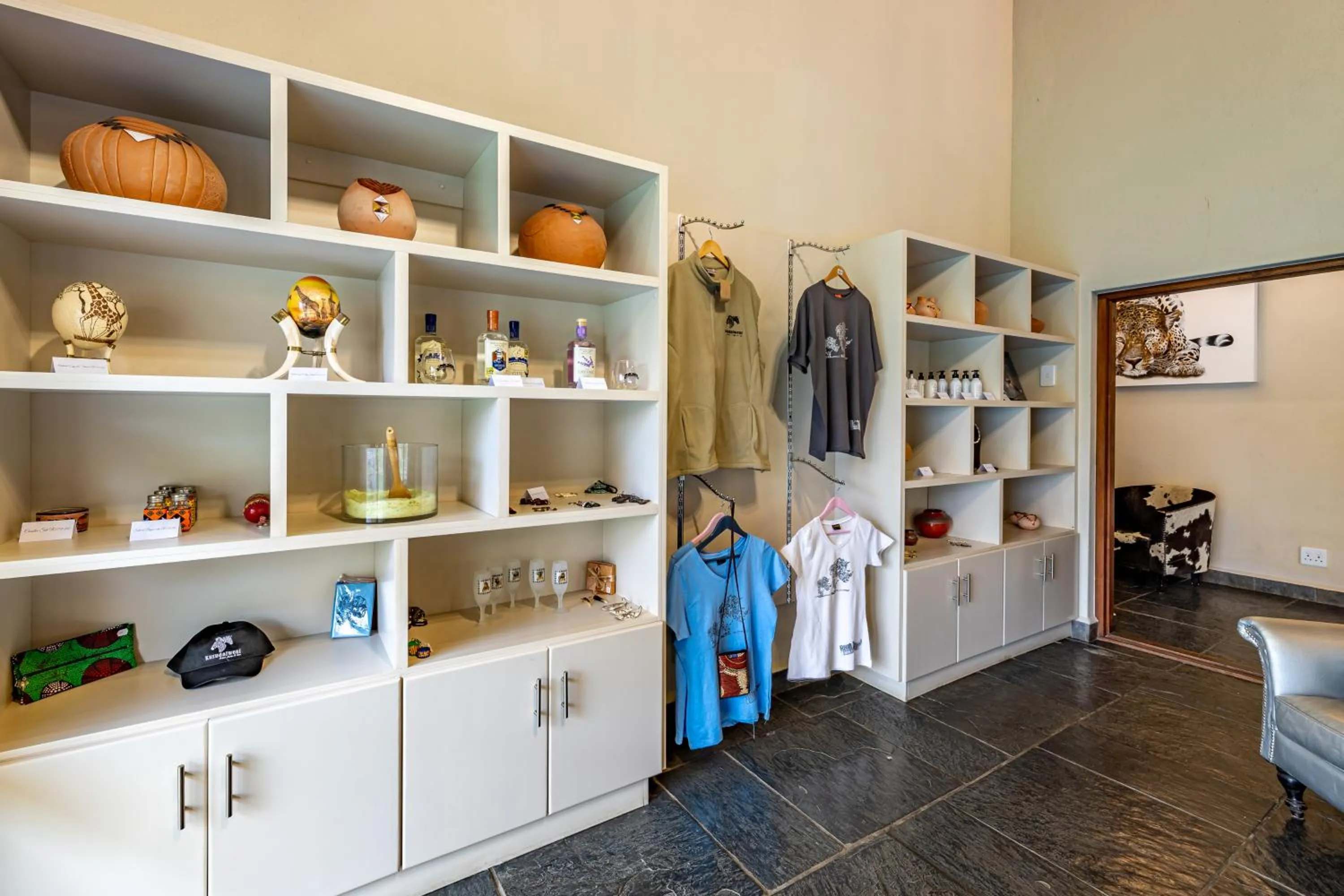 Shopping Area in Kusudalweni Safari Lodge and Spa