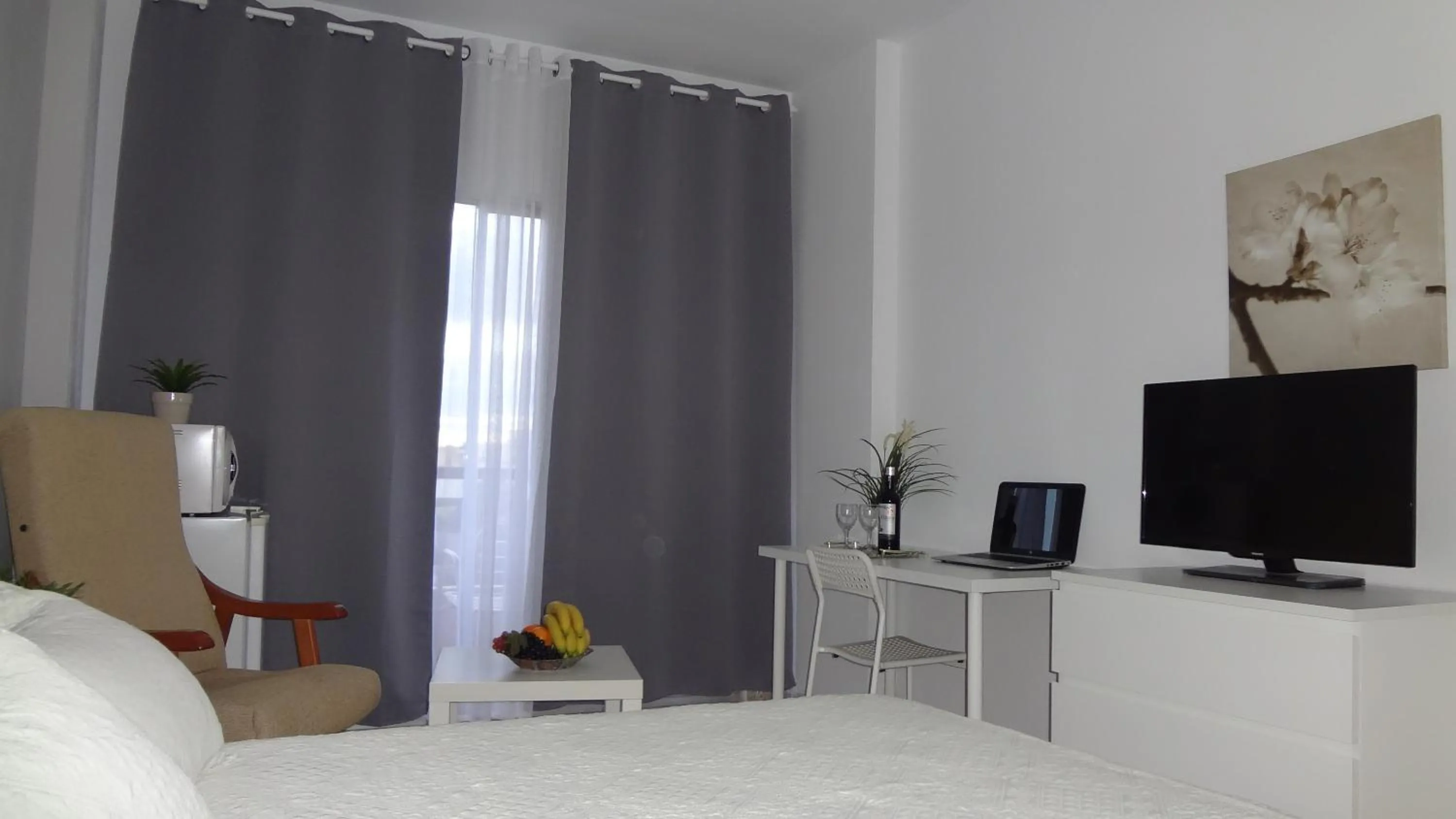 Photo of the whole room, Bed in Hotel Carlos I