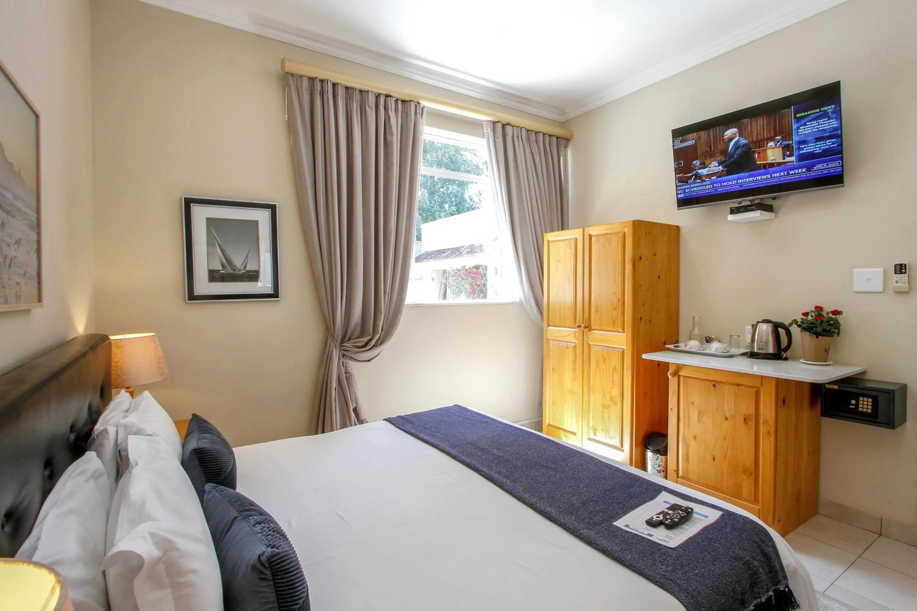 Bedroom, Bed in The Sandringham Bed & Breakfast and Self-Catering