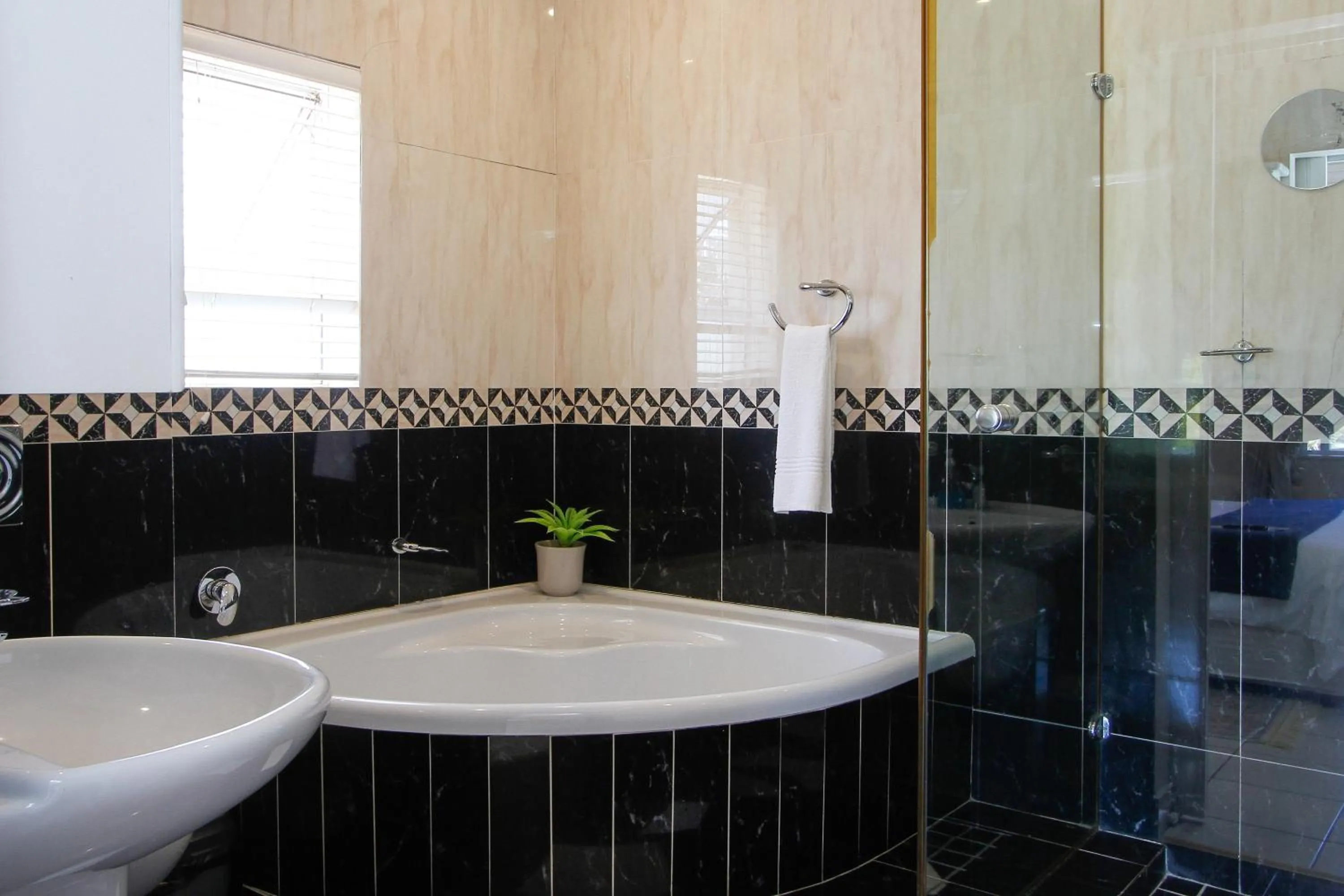 Bathroom in The Sandringham Bed & Breakfast and Self-Catering