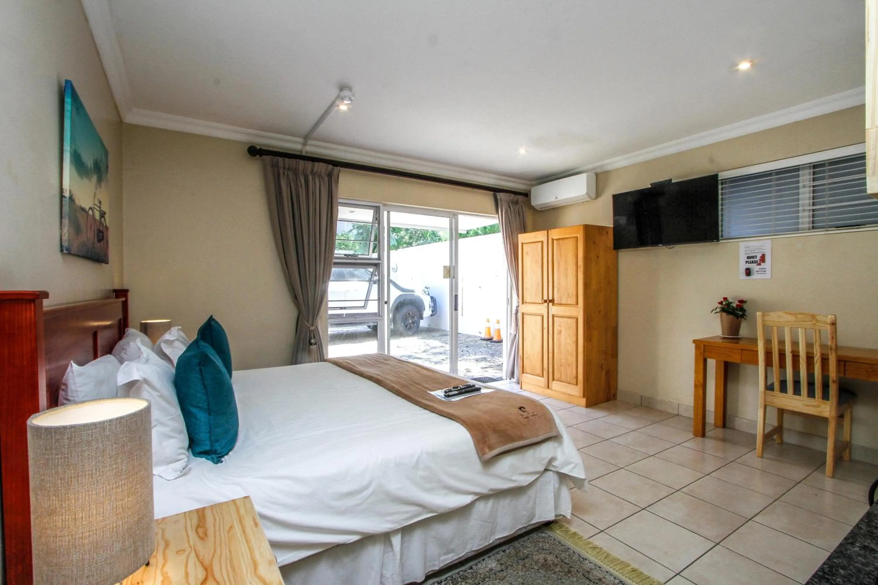 TV and multimedia, Bed in The Sandringham Bed & Breakfast and Self-Catering