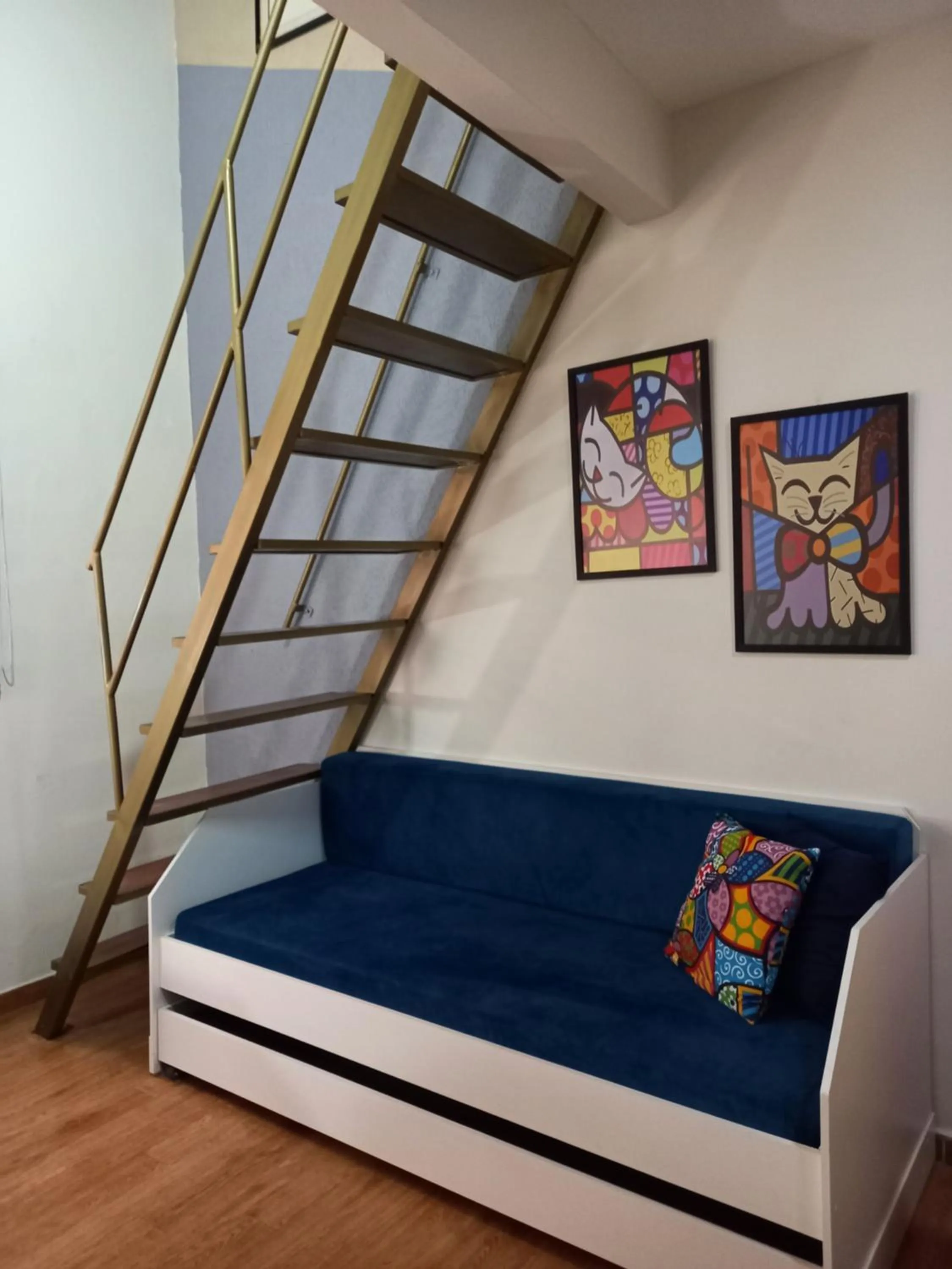 Bed in Flat Duplex - Flat & Residence Premium