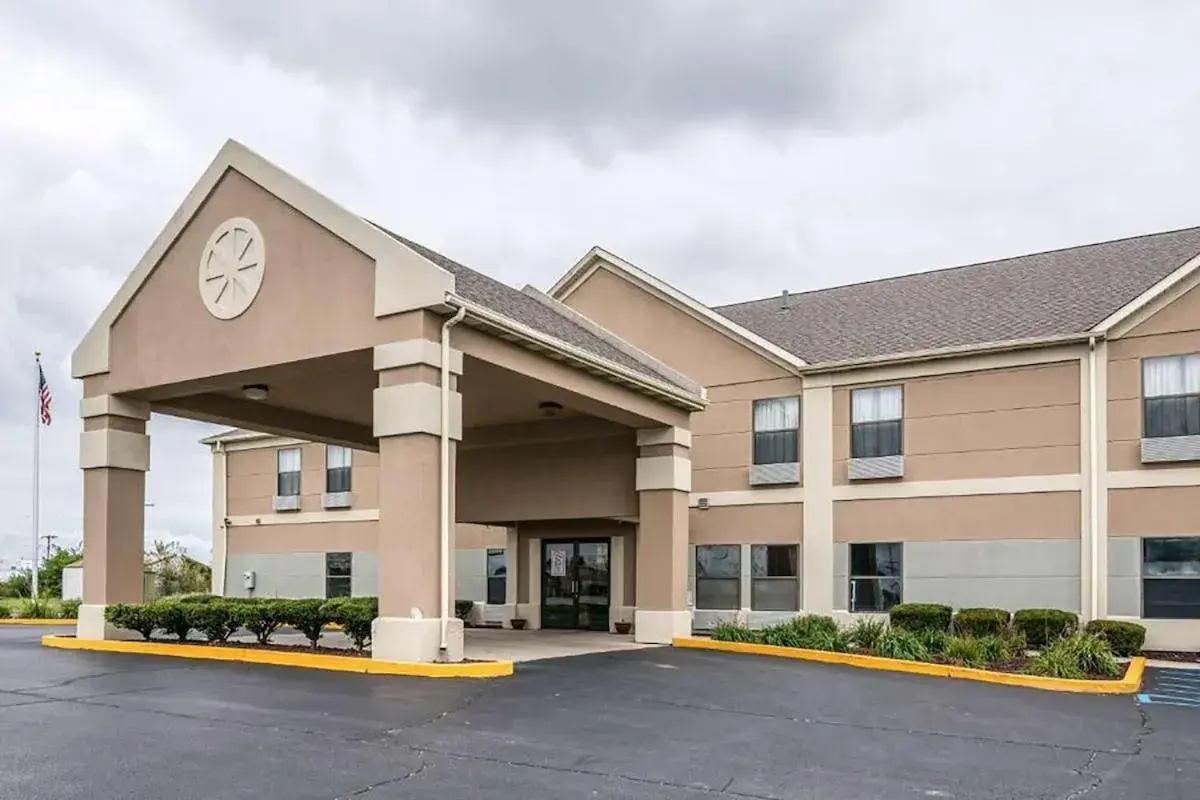 Relax Inn & Suites Relax Inn & Suites