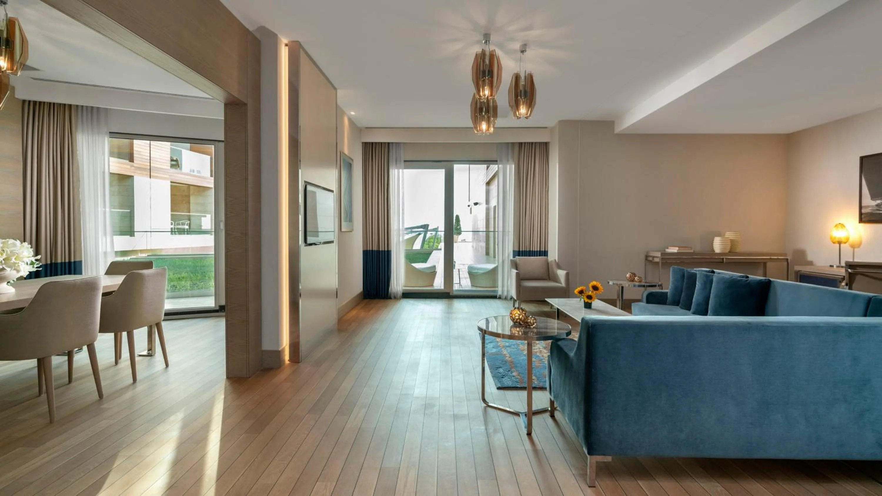 Photo of the whole room in Crowne Plaza Florya Istanbul by IHG