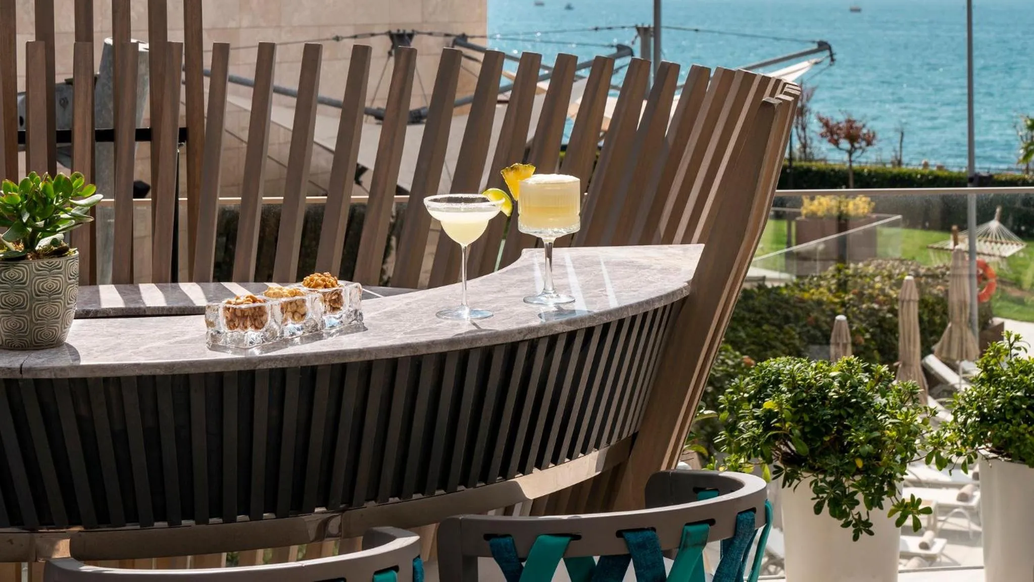 Photo of the whole room in Crowne Plaza Florya Istanbul by IHG