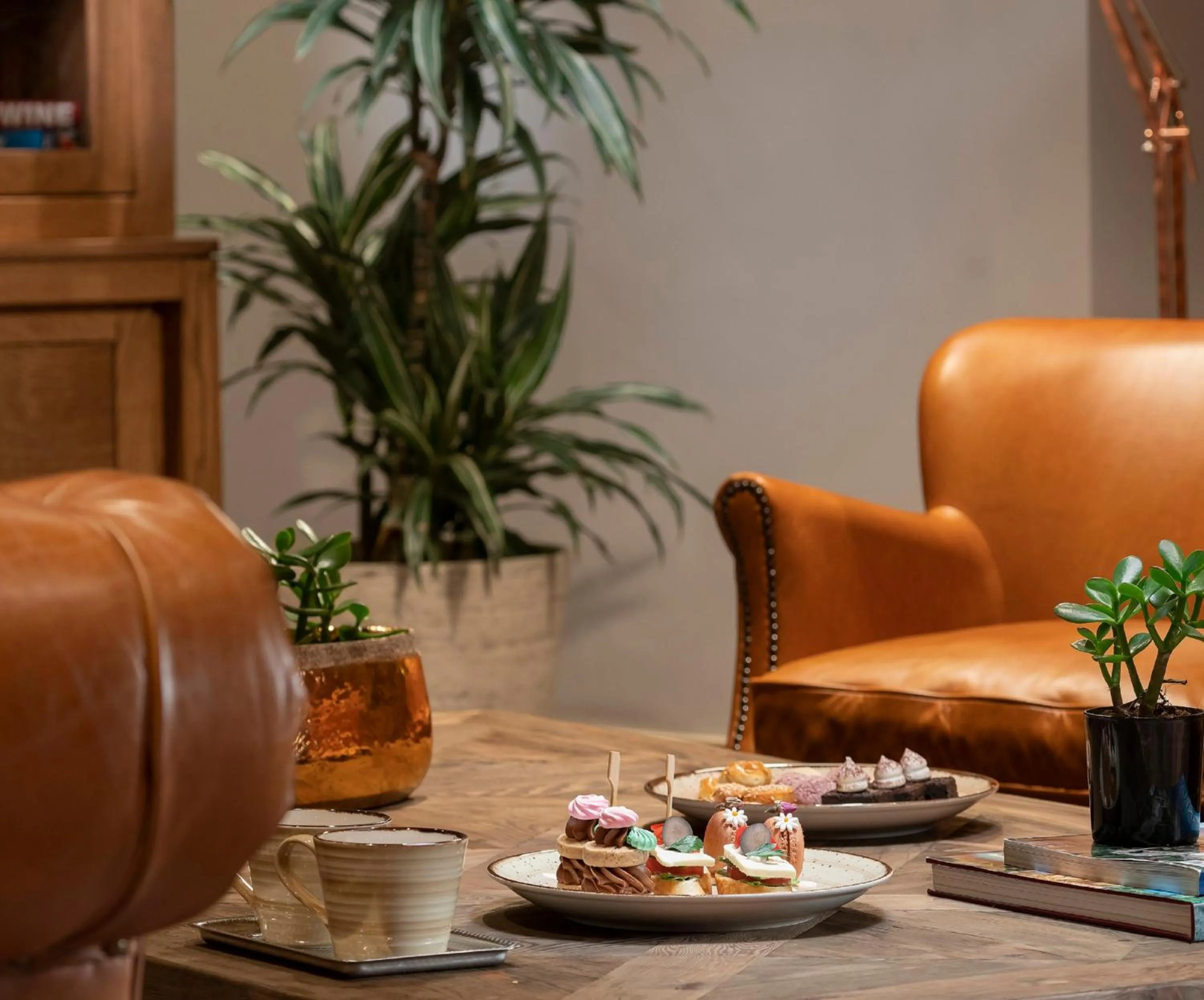 Lounge or bar in Crowne Plaza Florya Istanbul by IHG