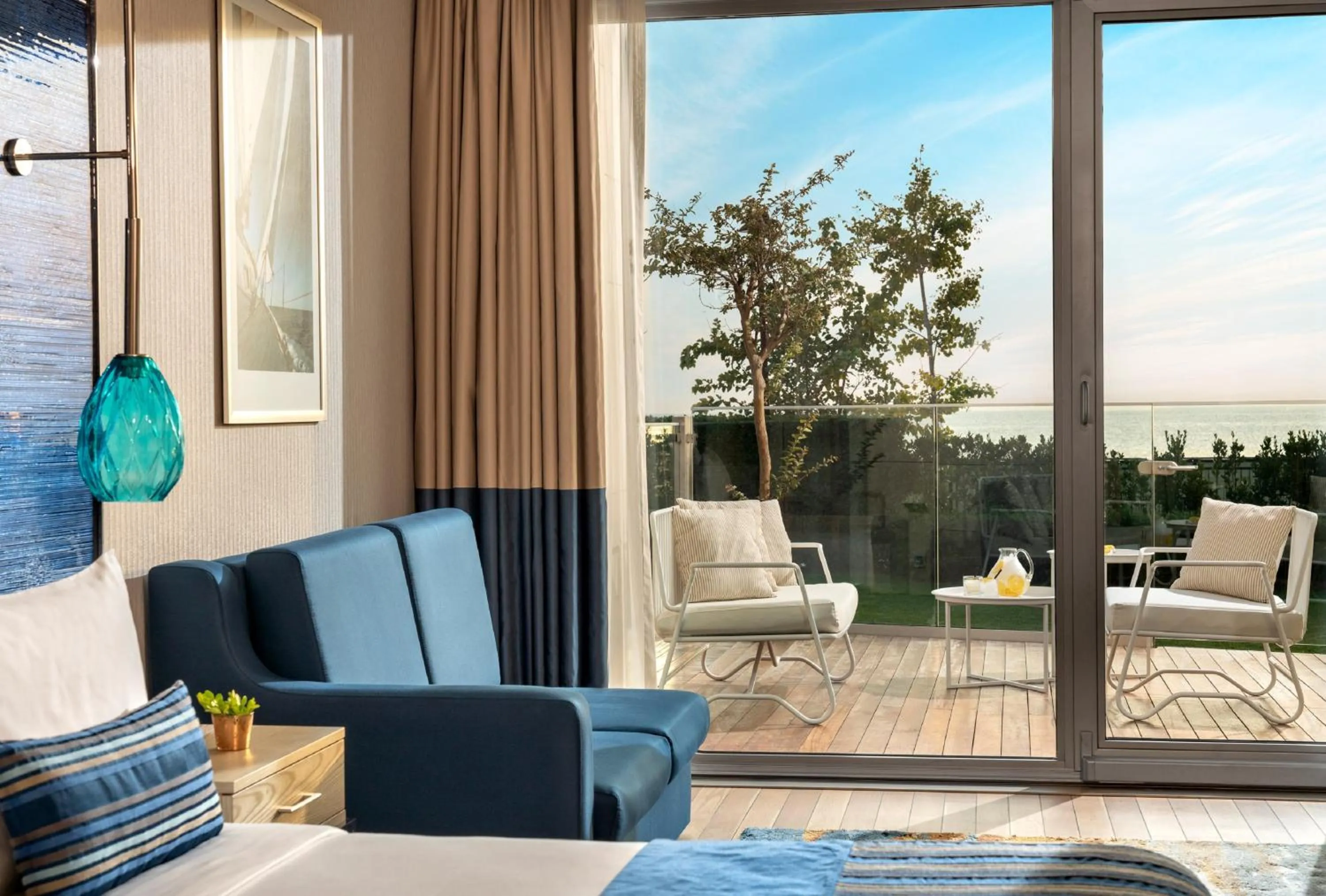 Photo of the whole room in Crowne Plaza Florya Istanbul by IHG