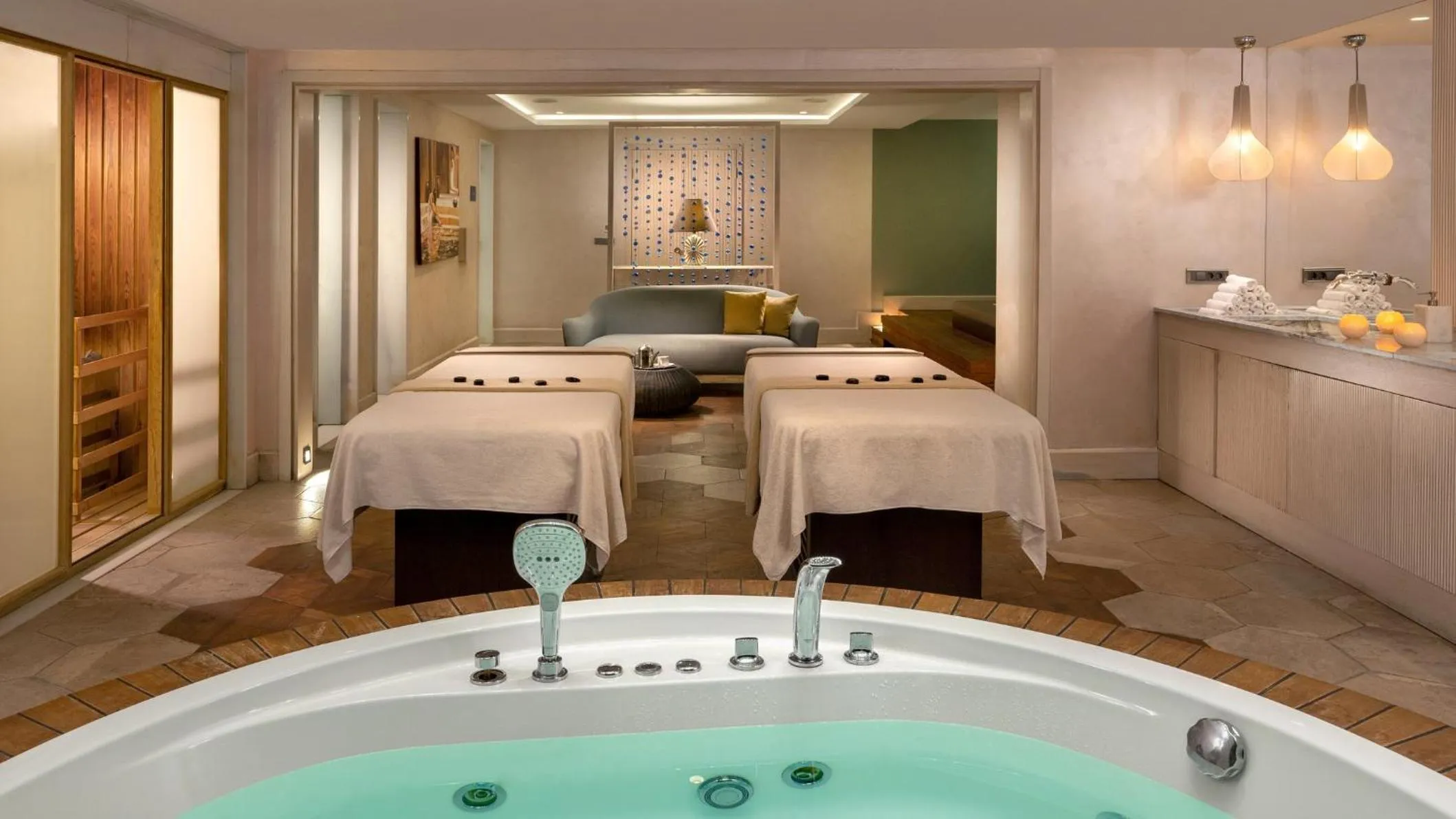Spa and wellness centre/facilities, Bed in Crowne Plaza Florya Istanbul by IHG
