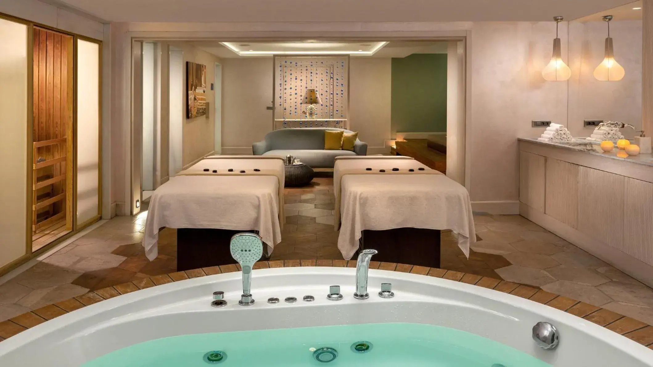 Spa and wellness centre/facilities, Bed in Crowne Plaza Florya Istanbul by IHG Spa and wellness centre/facilities, Bed in Crowne Plaza Florya Istanbul by IHG