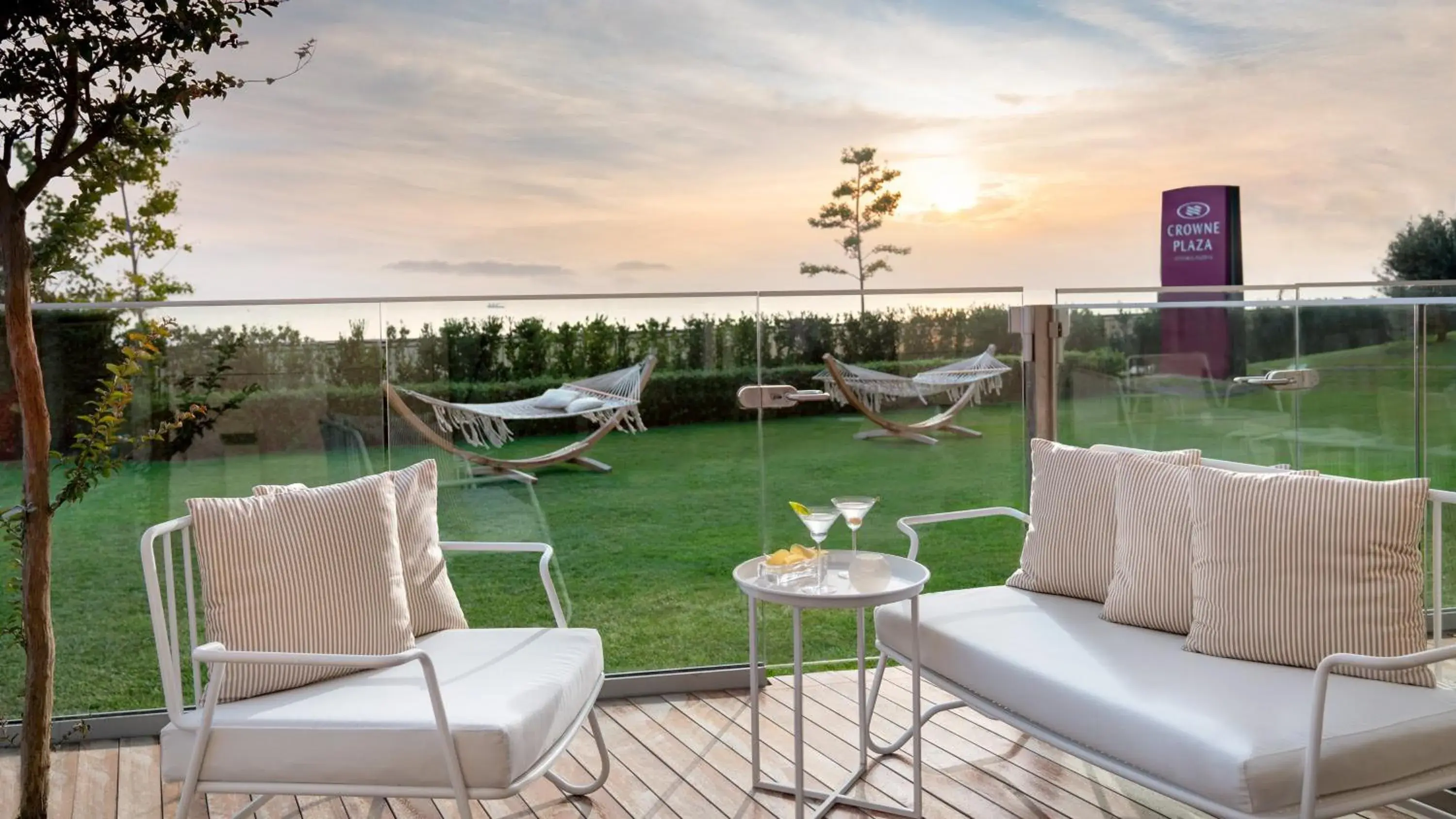 Photo of the whole room in Crowne Plaza Florya Istanbul by IHG Photo of the whole room in Crowne Plaza Florya Istanbul by IHG