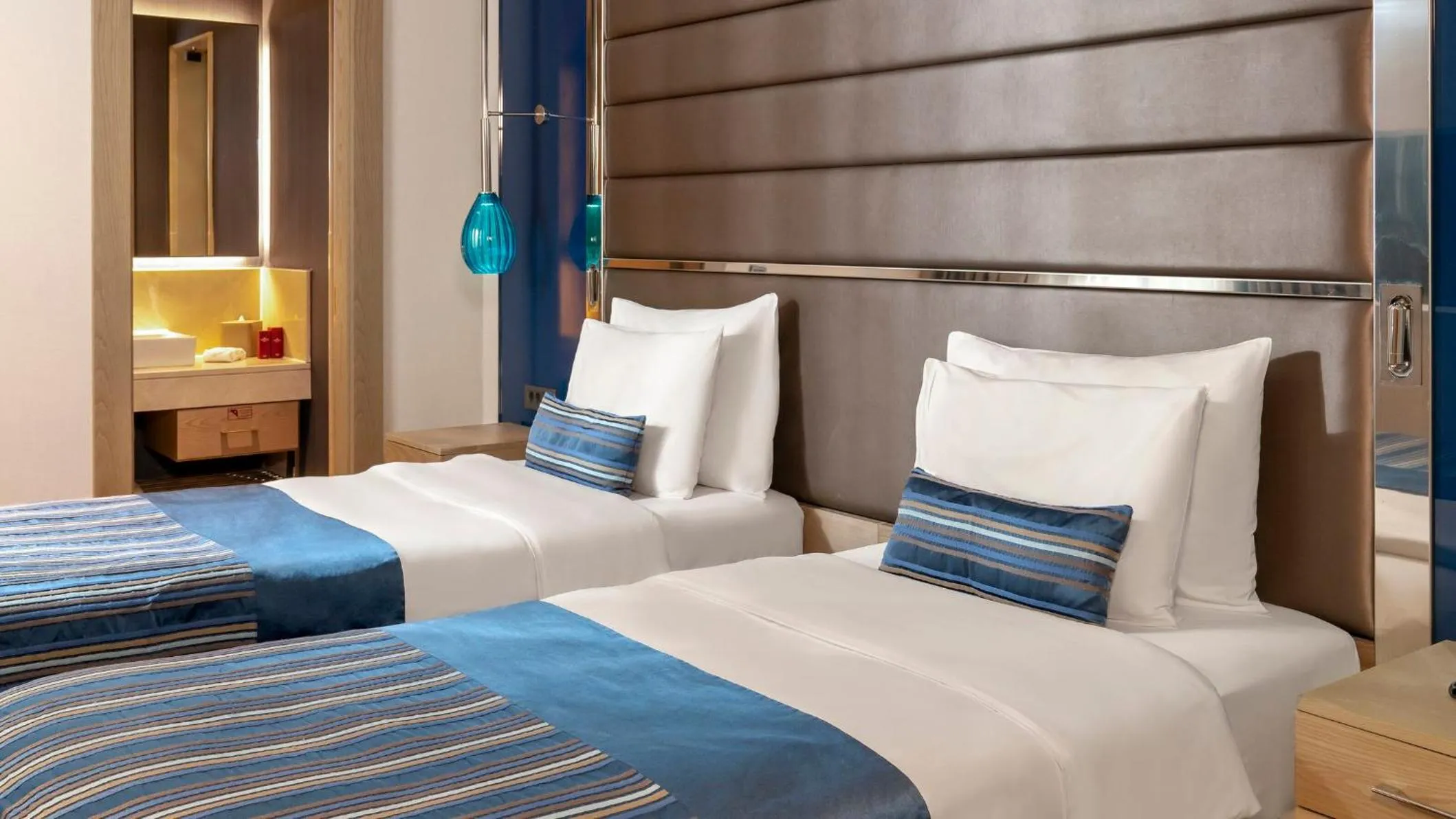 Photo of the whole room, Bed in Crowne Plaza Florya Istanbul by IHG