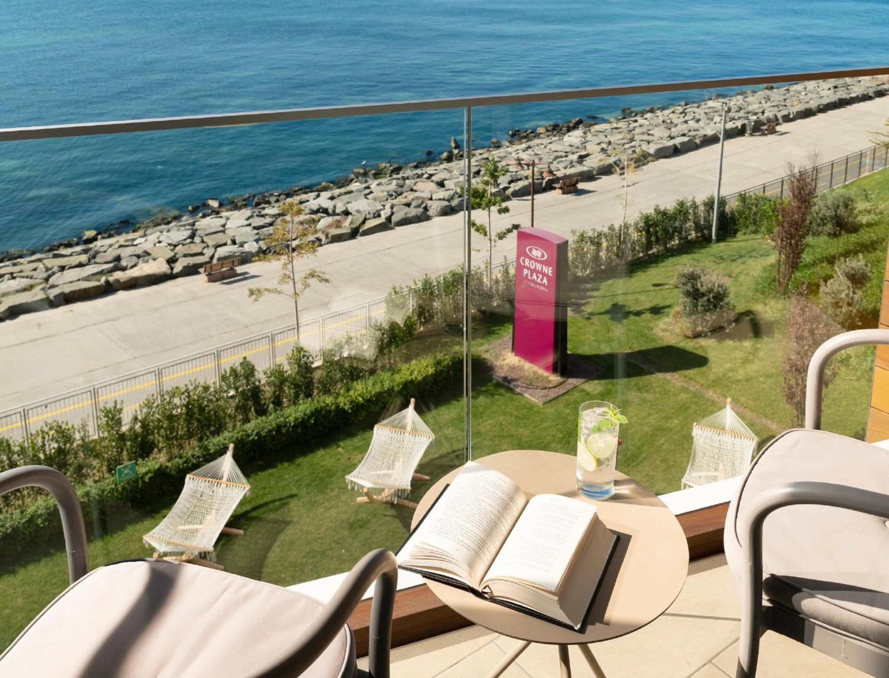 Photo of the whole room in Crowne Plaza Florya Istanbul by IHG