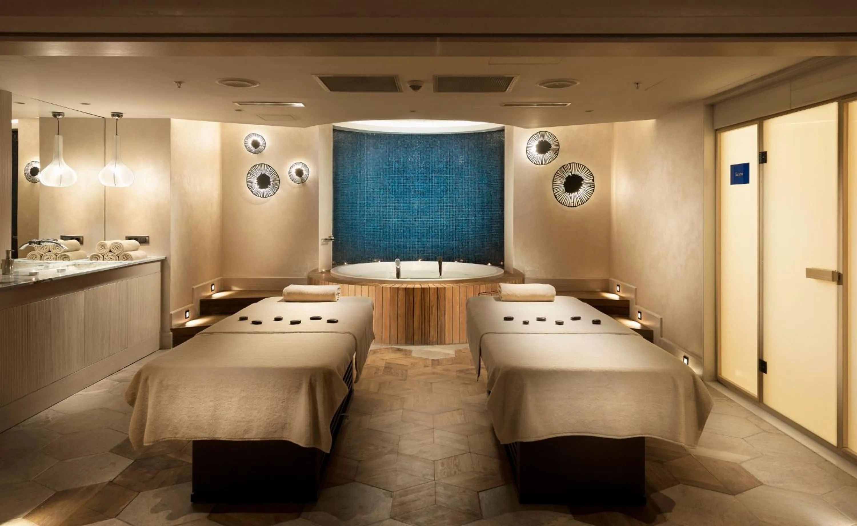 Spa and wellness centre/facilities, Bed in Crowne Plaza Florya Istanbul by IHG