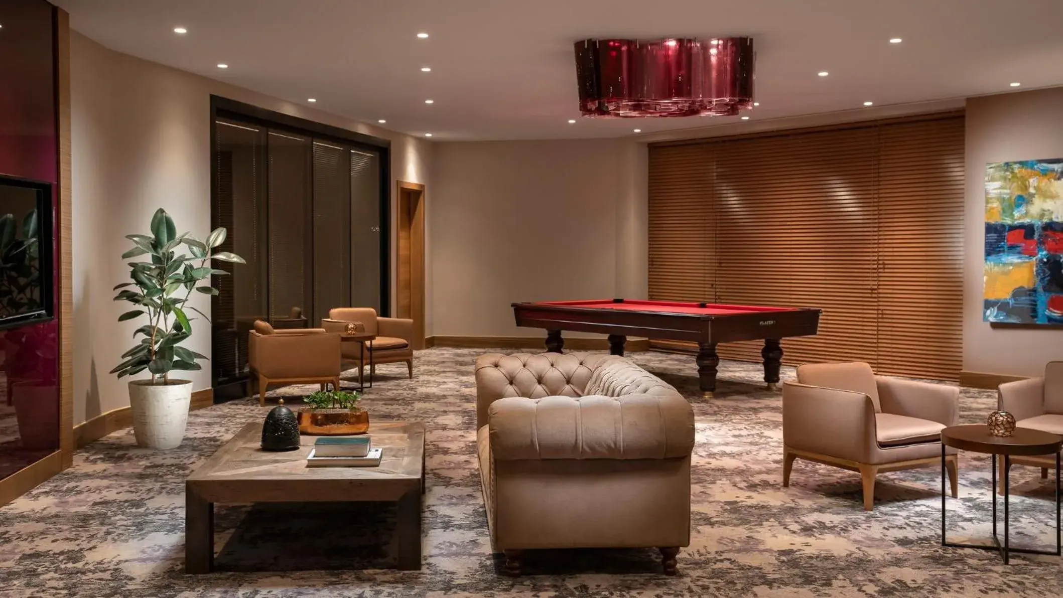 Lounge or bar in Crowne Plaza Florya Istanbul by IHG Lounge or bar in Crowne Plaza Florya Istanbul by IHG