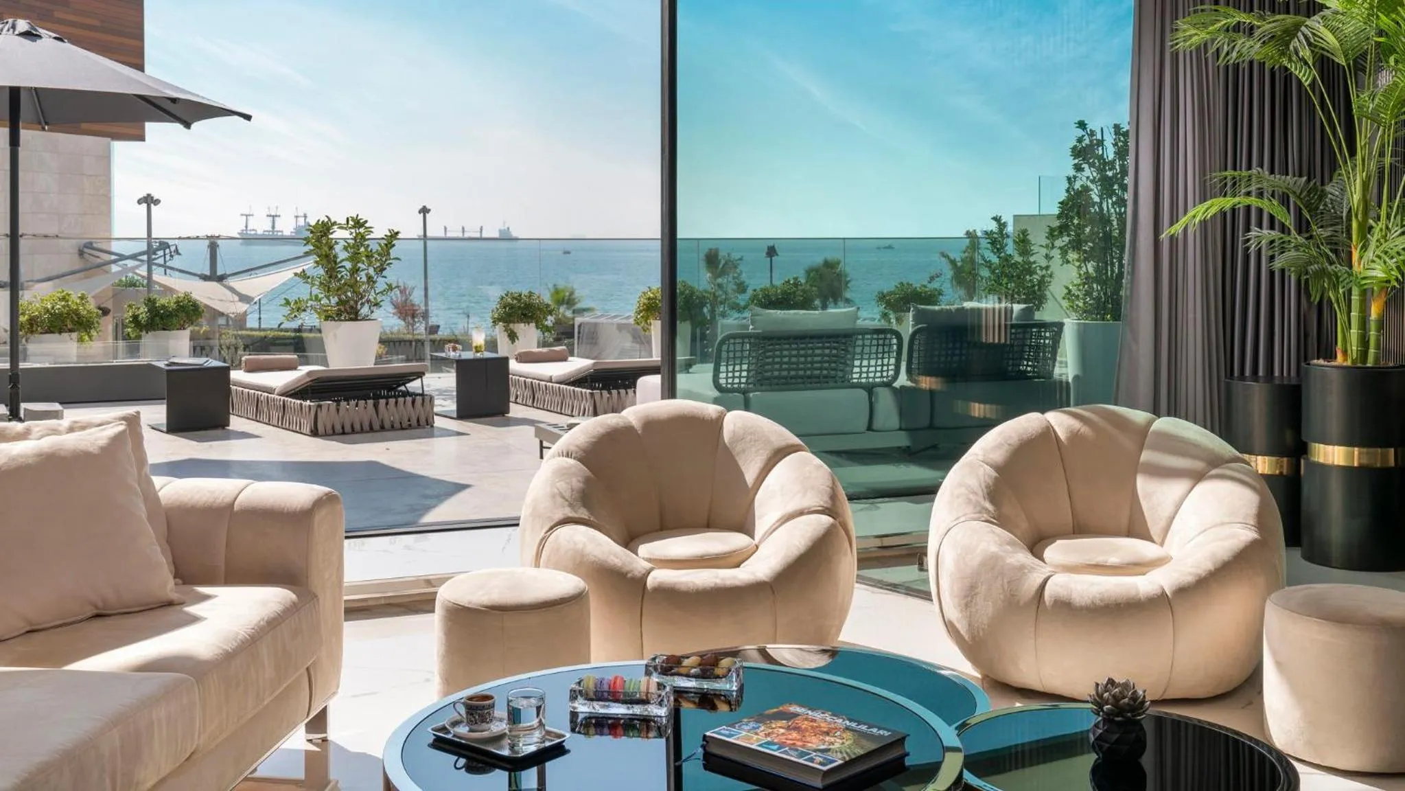 Photo of the whole room in Crowne Plaza Florya Istanbul by IHG