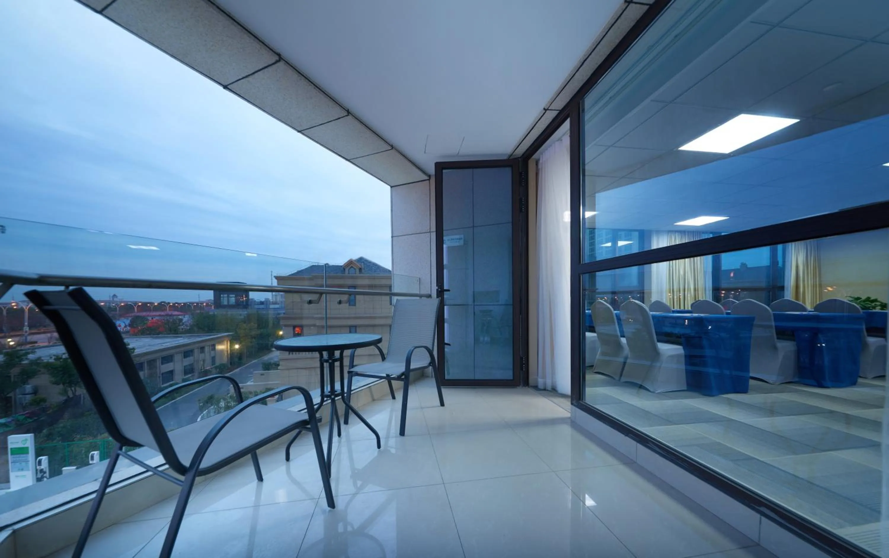 Meeting/conference room in Holiday Inn Express Shanghai Jiading Industry Park by IHG