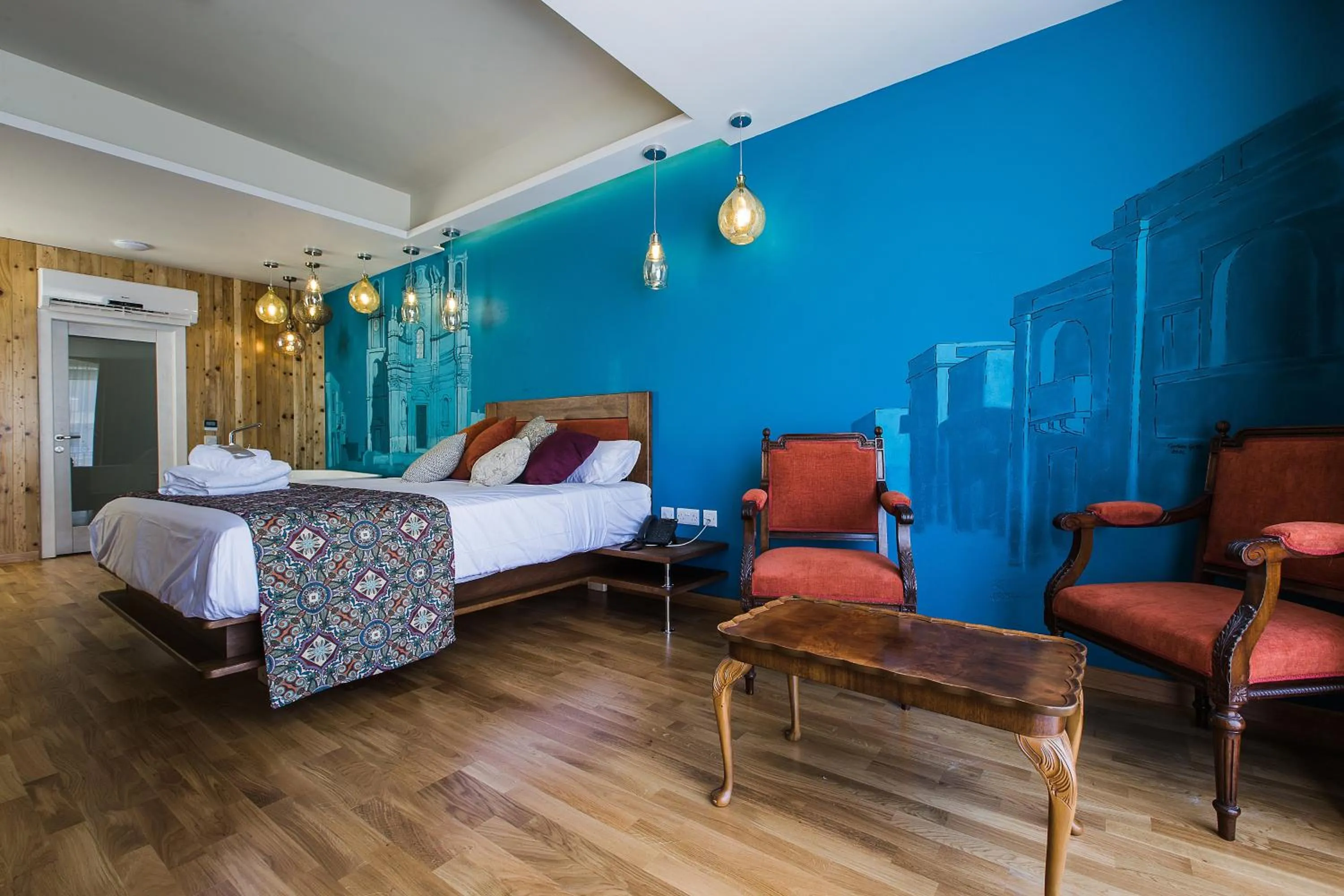 Photo of the whole room, Bed in Murella Living