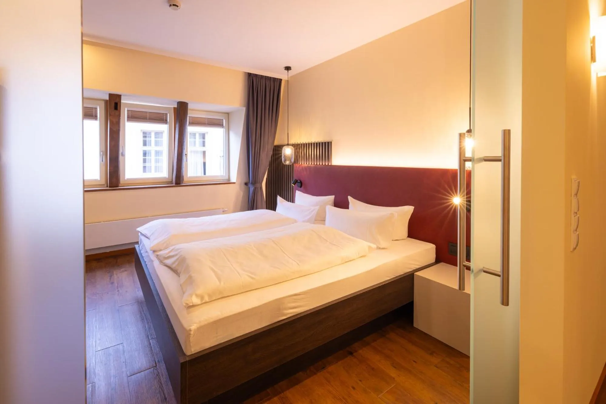 Photo of the whole room, Bed in Altstadthof Freinsheim