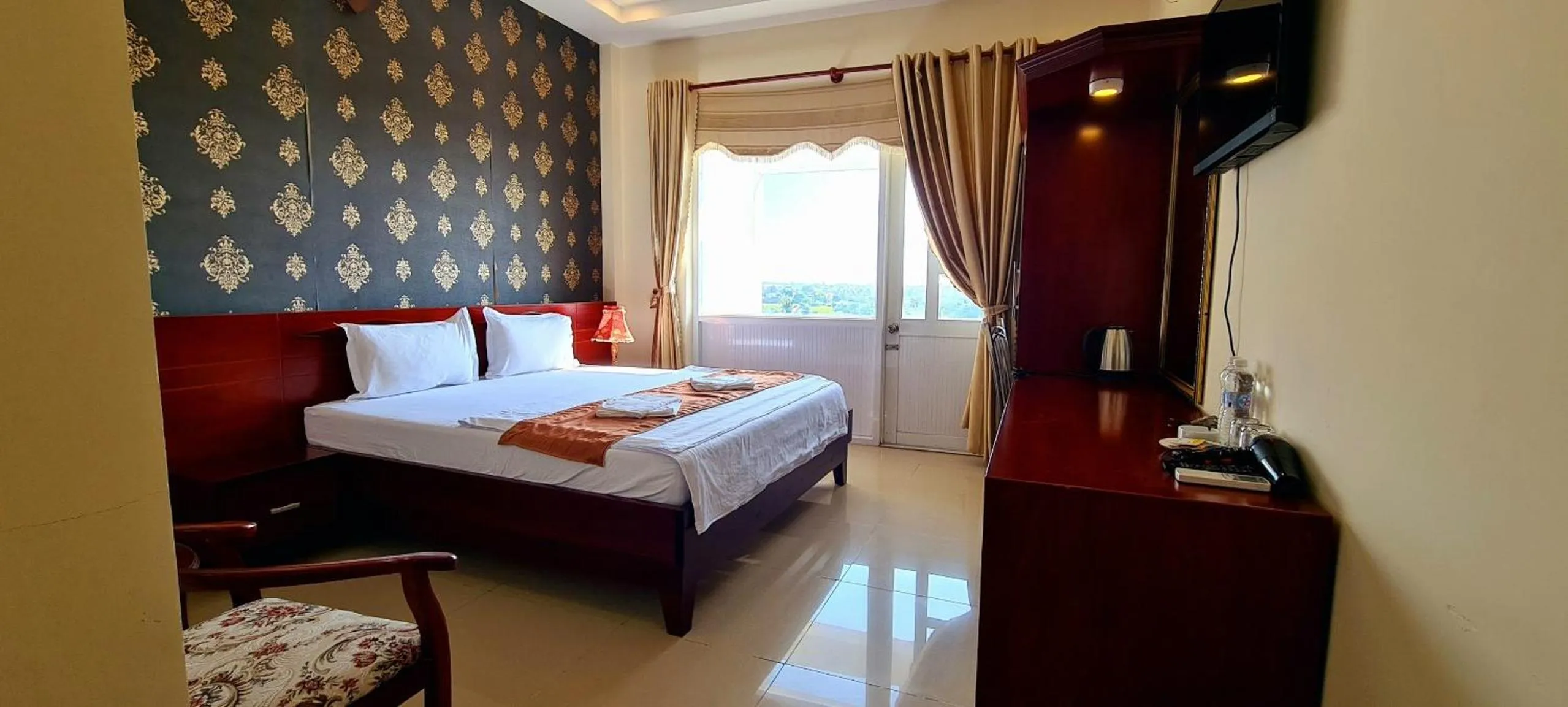 Photo of the whole room, Bed in Nhat Minh Hotel