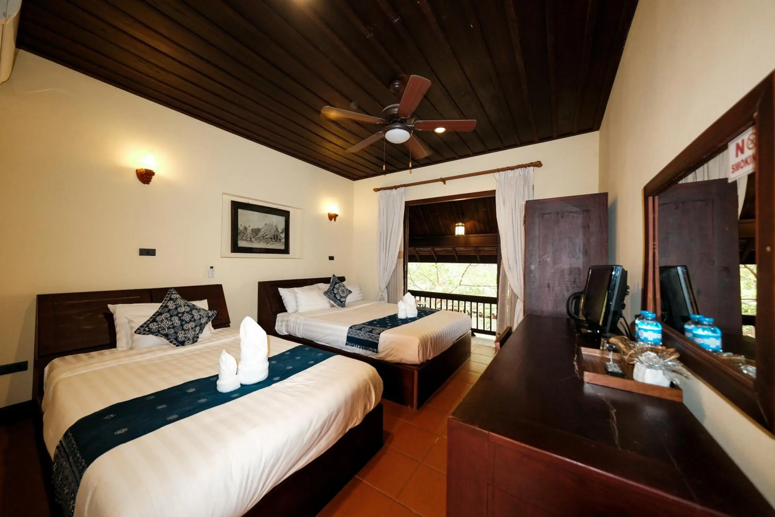 Triple Room with Terrace in Bualuang Hotel Triple Room with Terrace in Bualuang Hotel