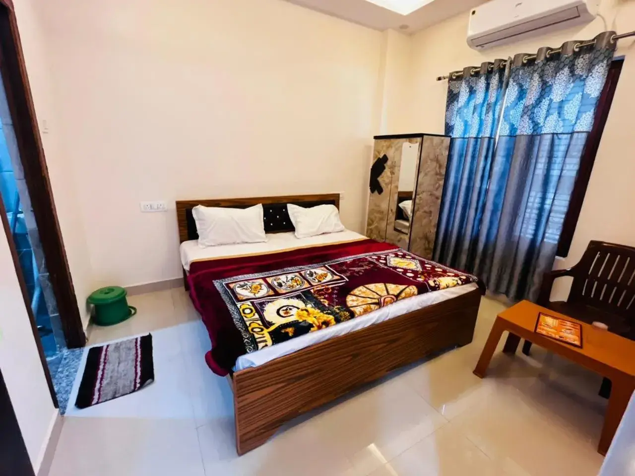 Maa Radhika Inn Maa Radhika Inn