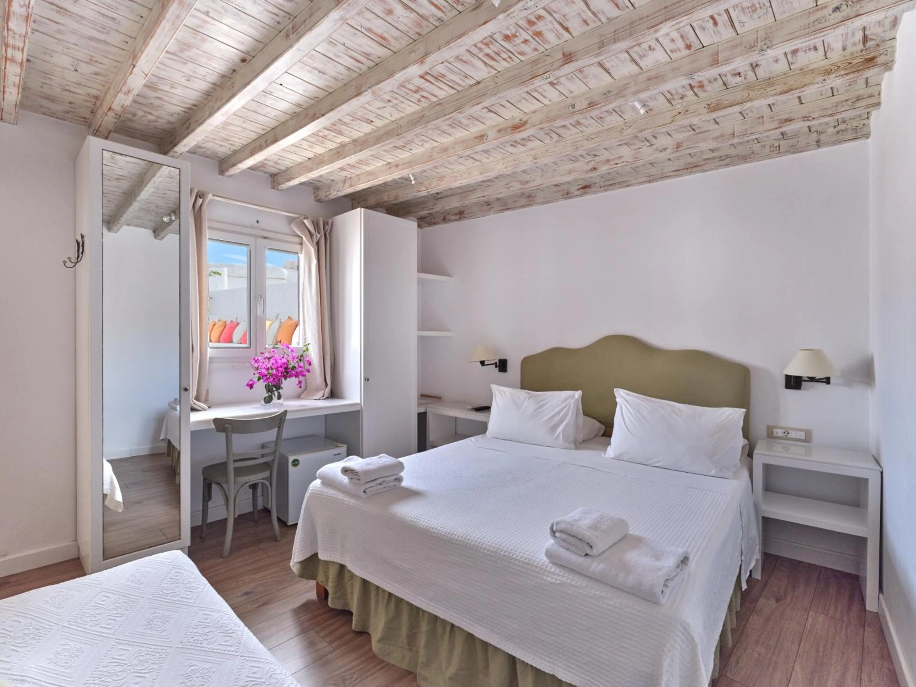 Bed in La Maison Kalogera