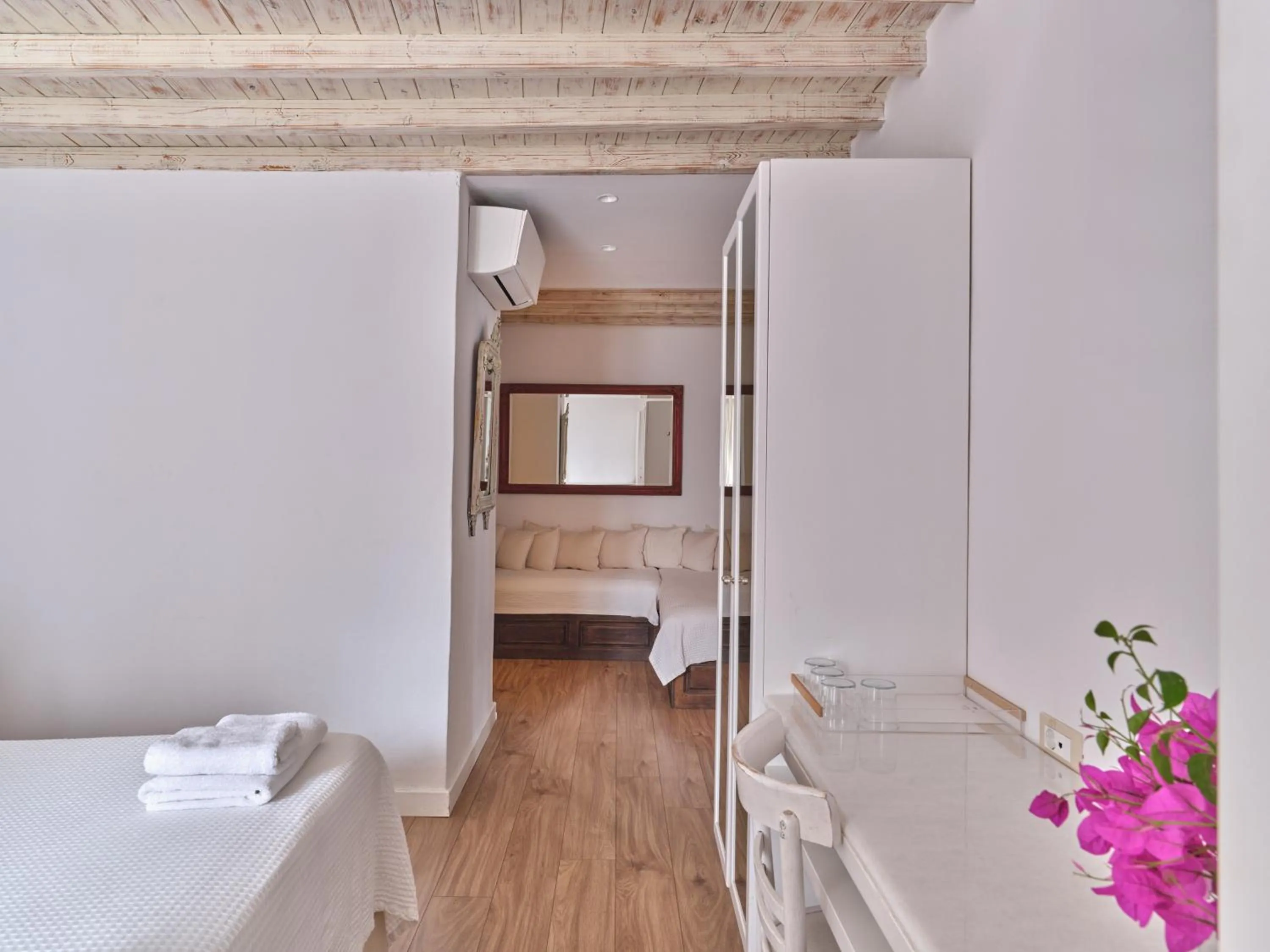 Bedroom, Bed in La Maison Kalogera