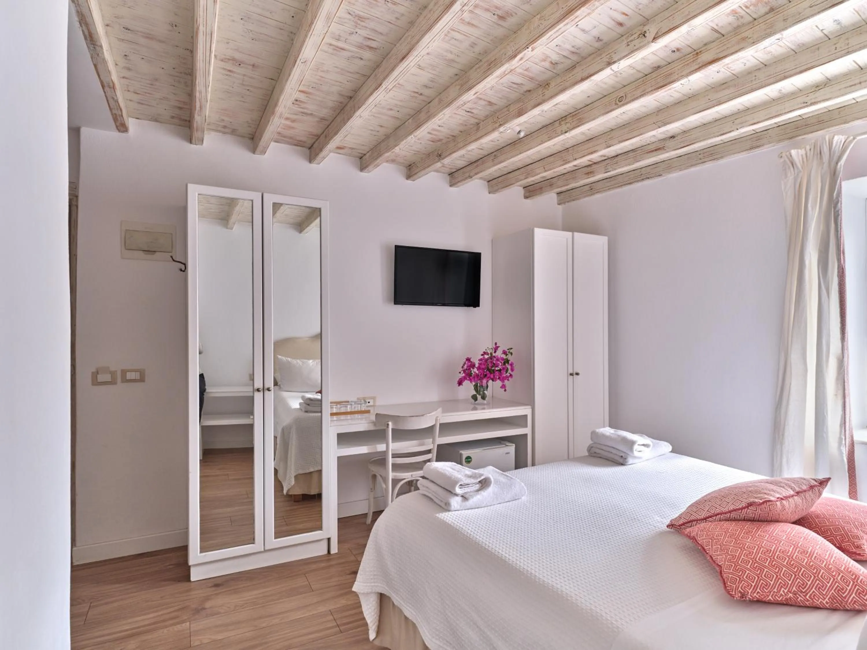 Bed in La Maison Kalogera