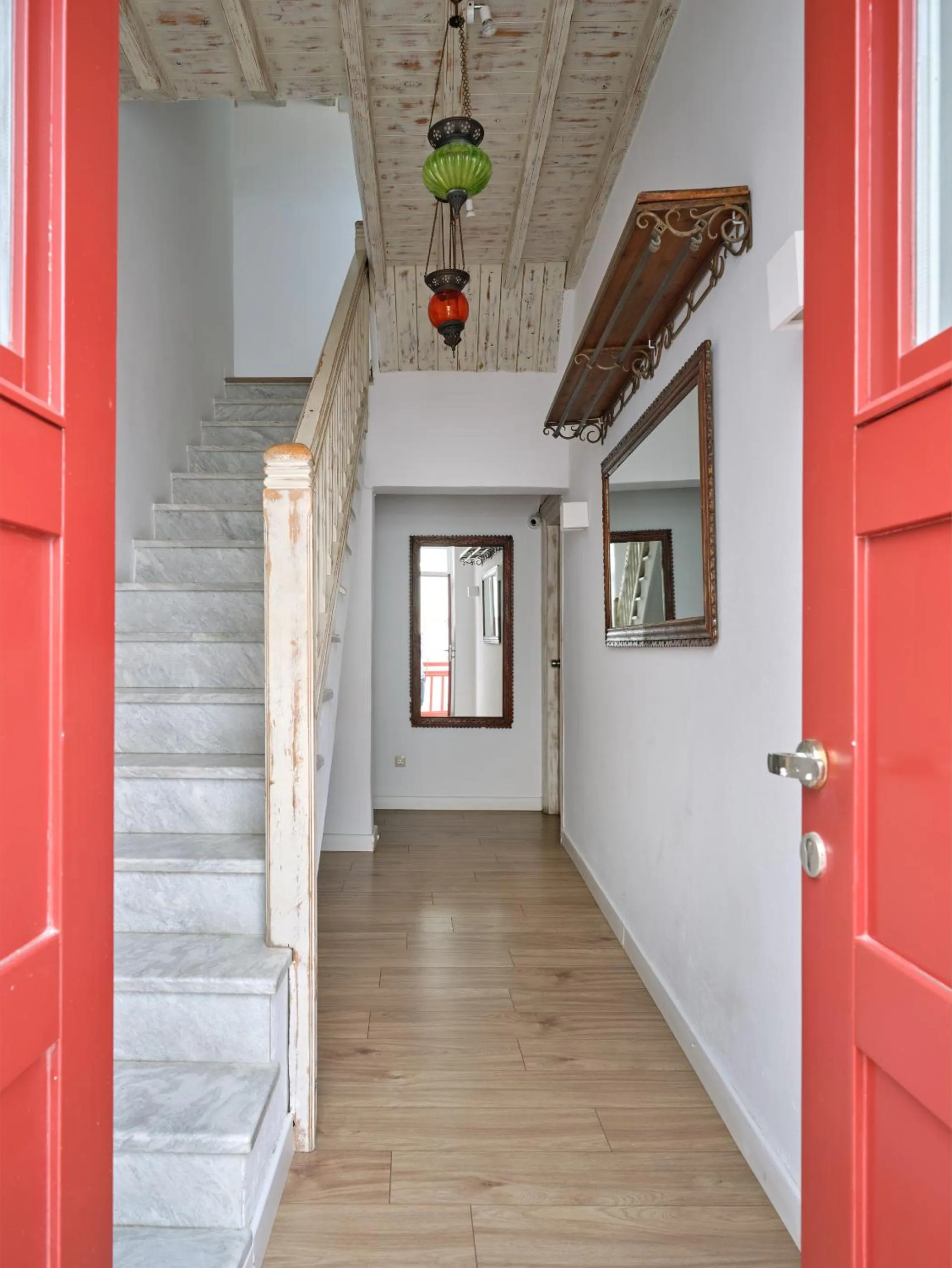 Facade/entrance in La Maison Kalogera