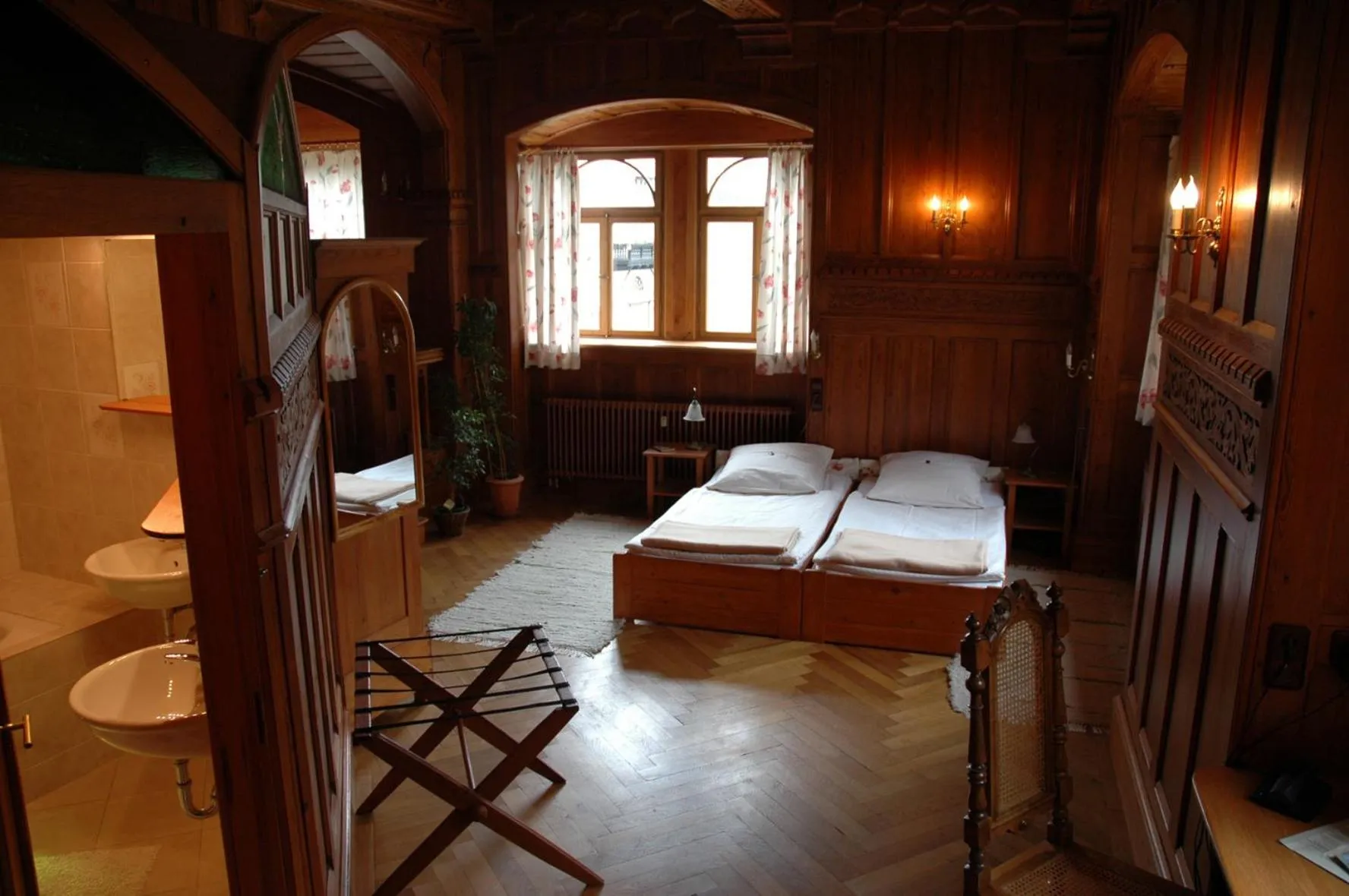 Photo of the whole room, Bed in Schloss Herberge Hohenerxleben