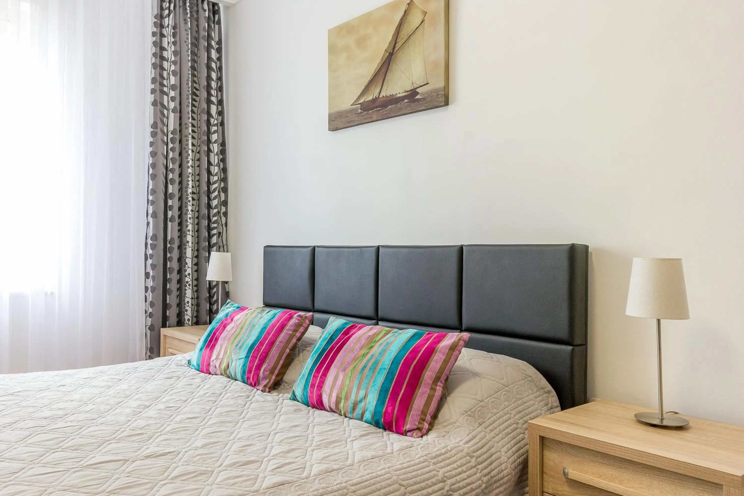 Day, Bed in City Apartment Trifoiului